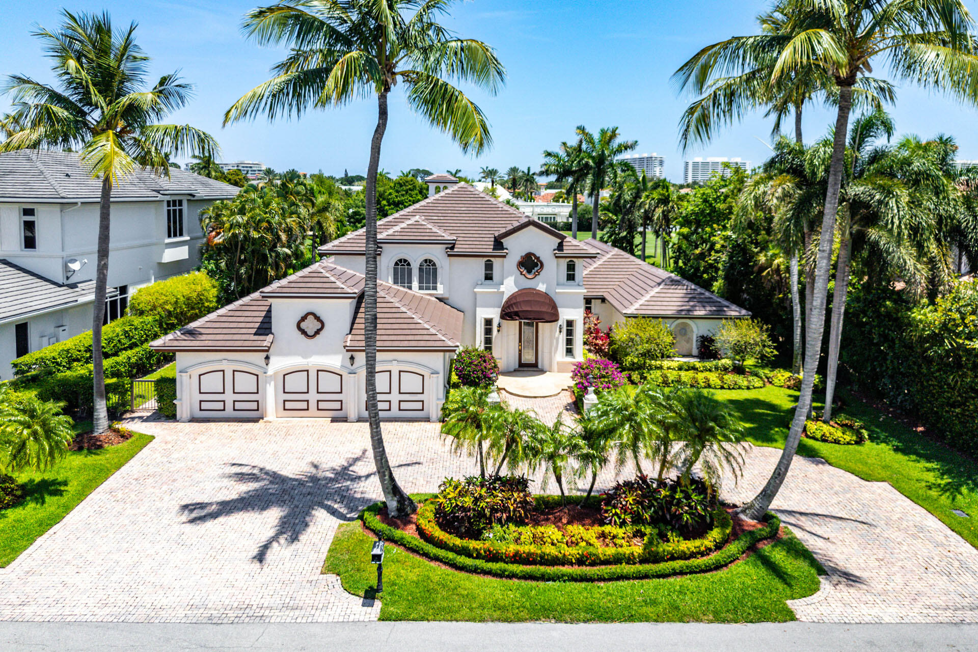 ROYAL PALM YACHT & COUNTRY CLUB - Residential