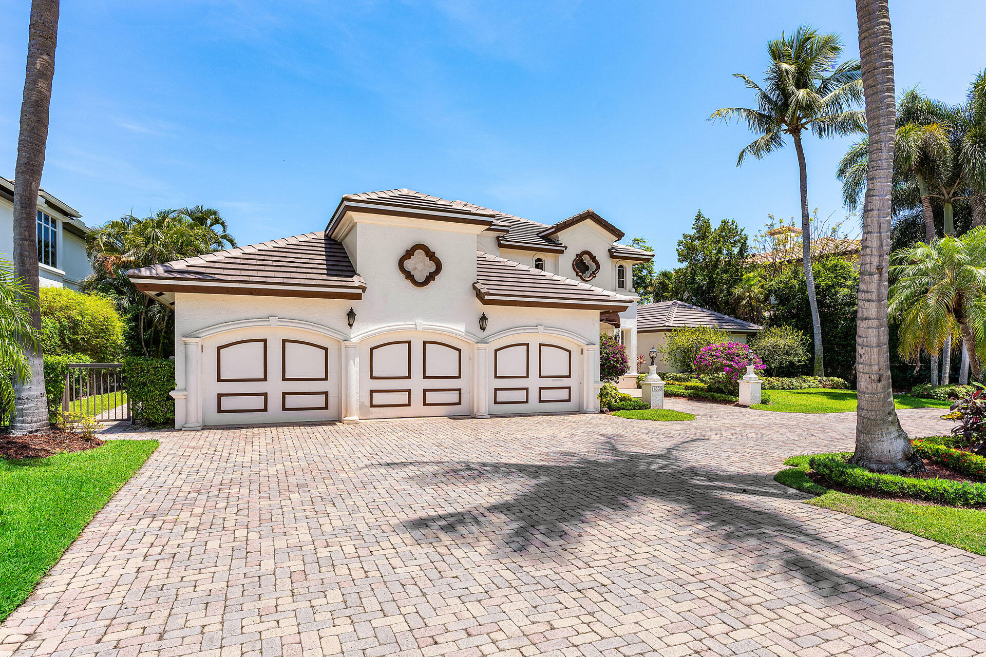 ROYAL PALM YACHT & COUNTRY CLUB - Residential