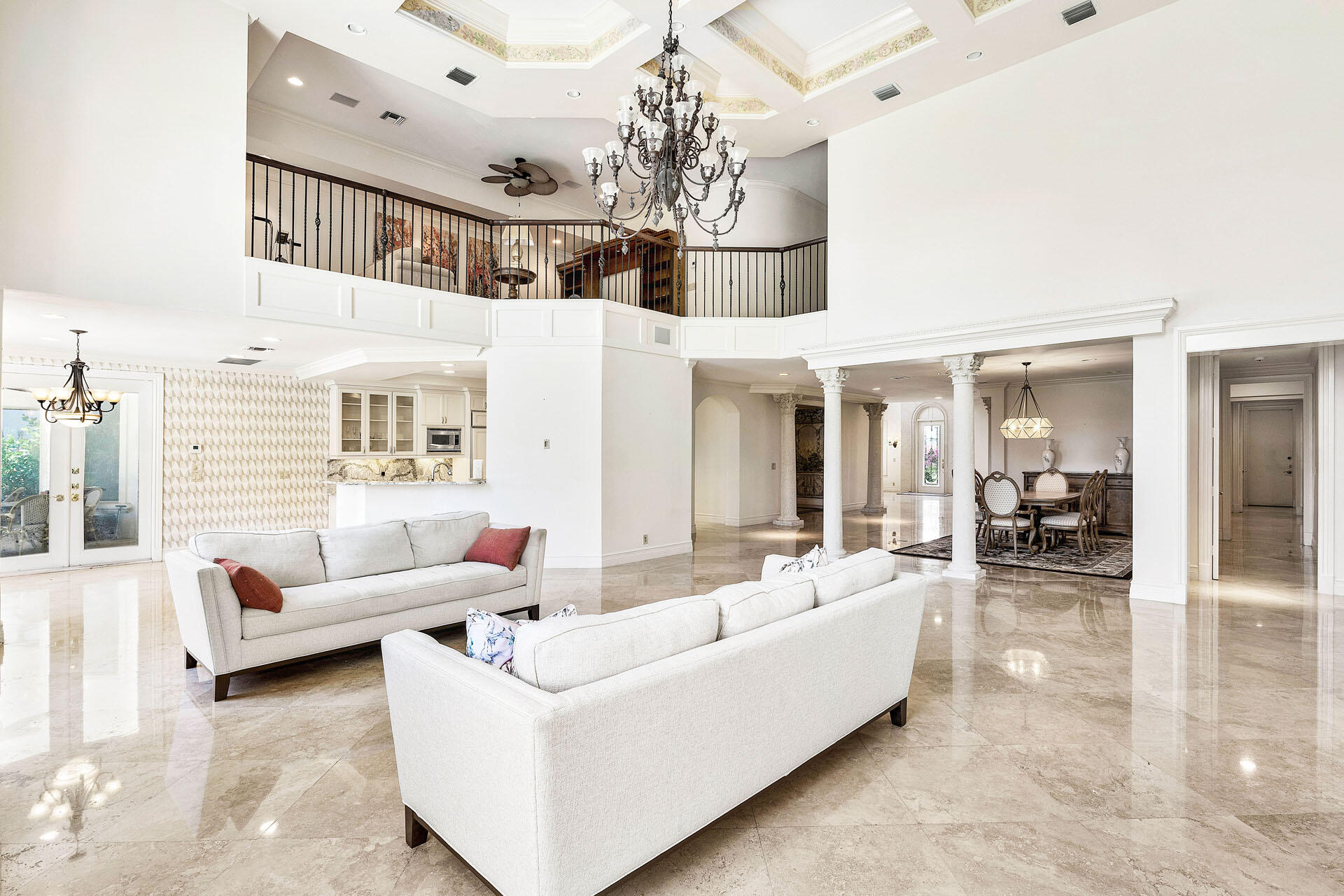 ROYAL PALM YACHT & COUNTRY CLUB - Residential