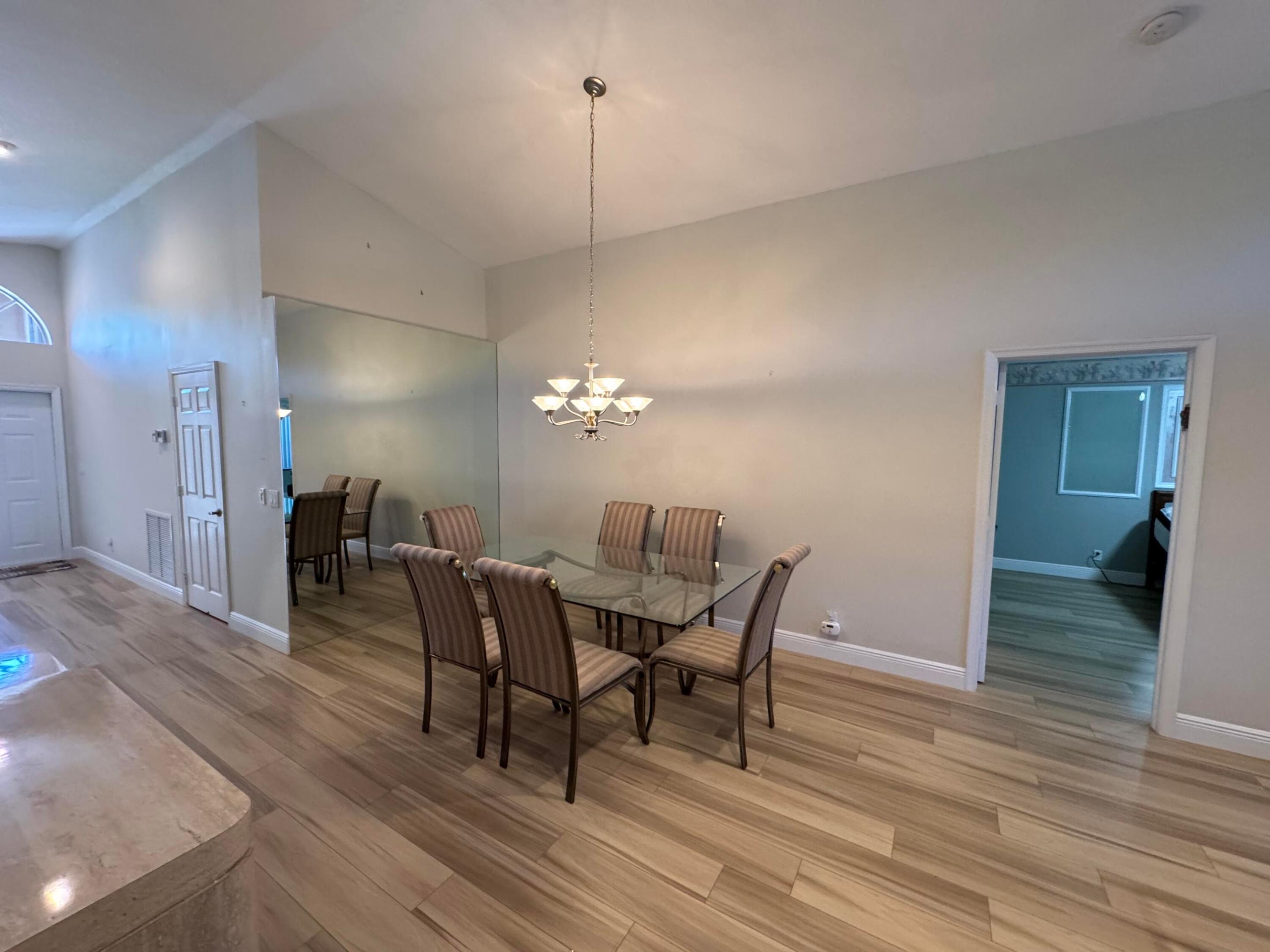 LAKERIDGE GREENS AT PIPERS GLEN - Residential