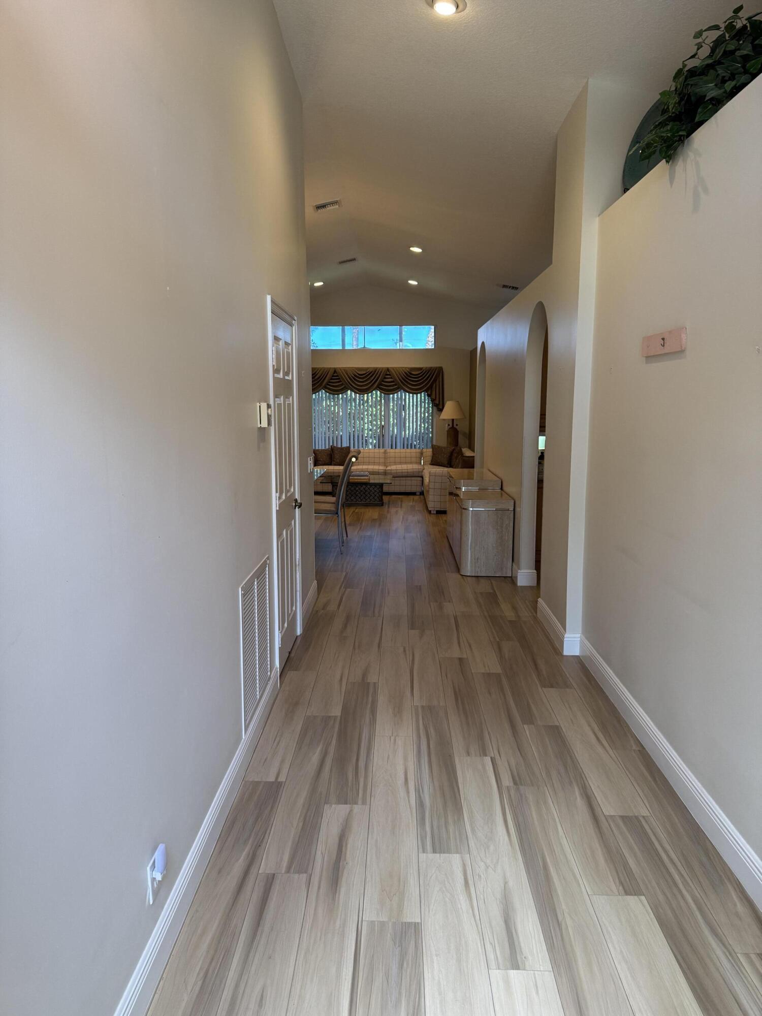LAKERIDGE GREENS AT PIPERS GLEN - Residential