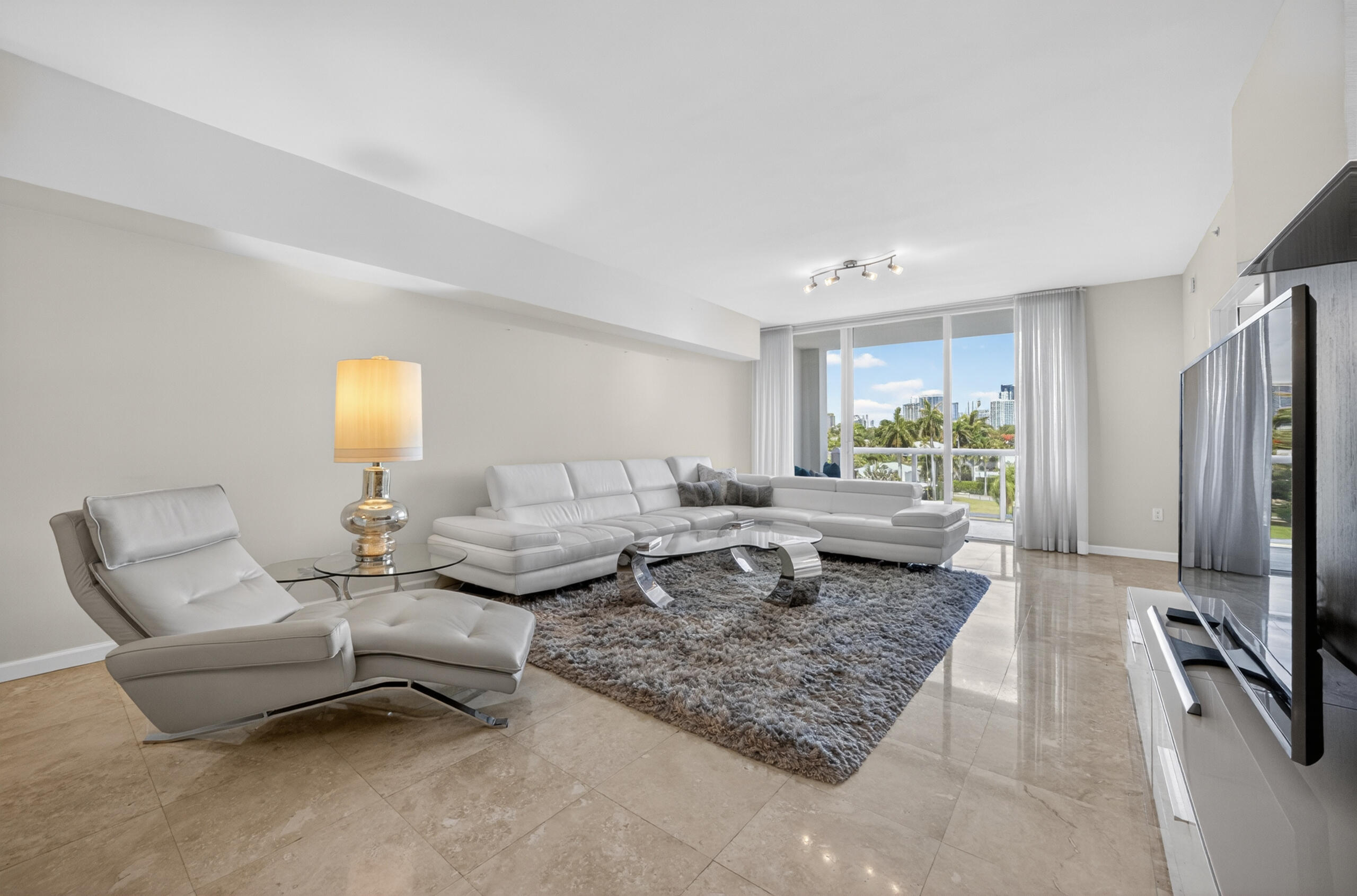 45 HENDRICKS CONDO - Residential Lease