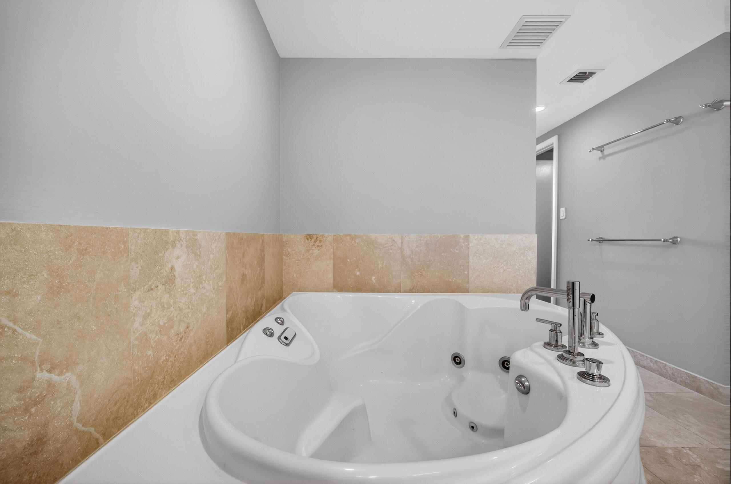 45 HENDRICKS CONDO - Residential Lease