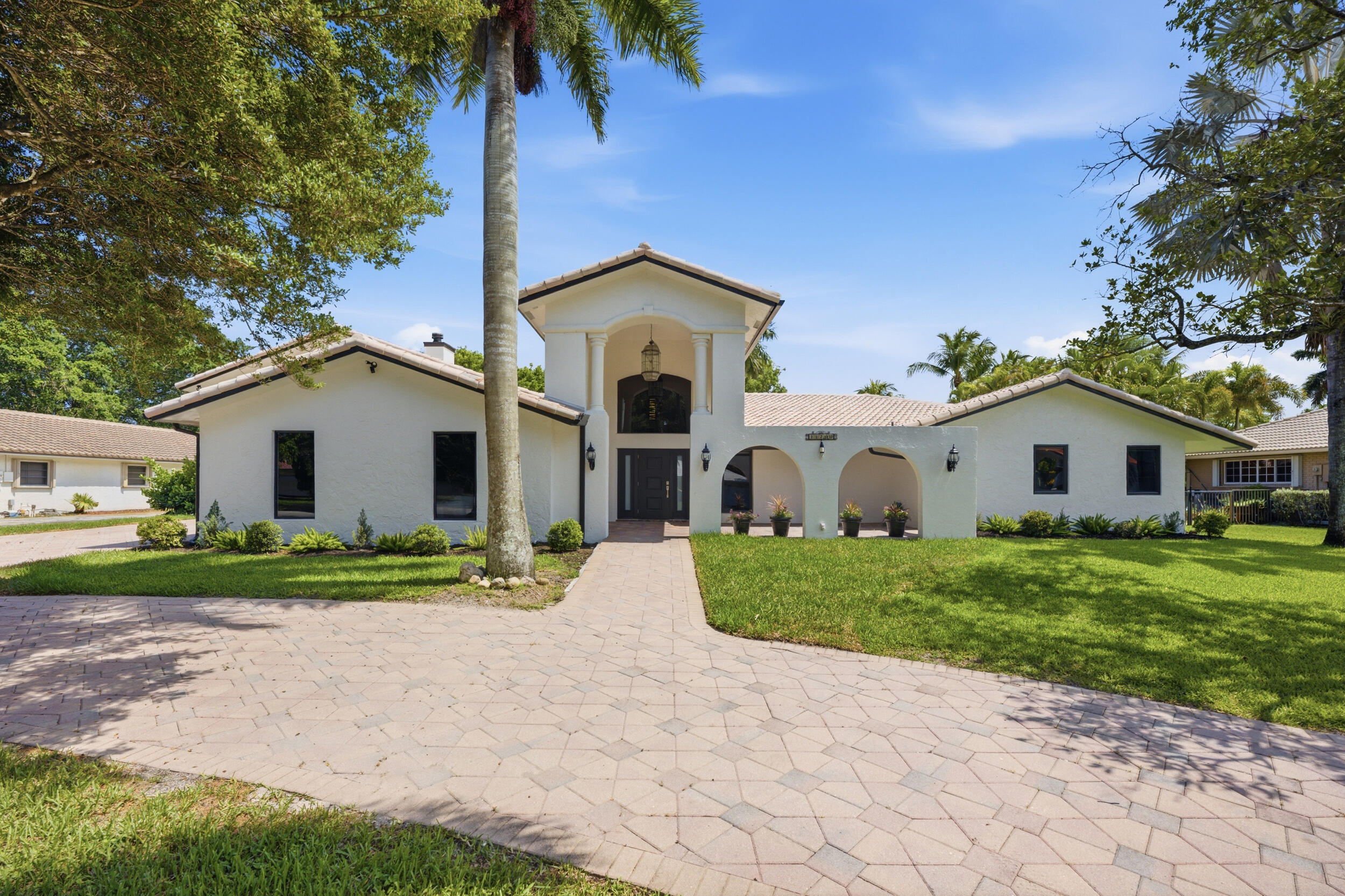 CORAL SPRINGS COUNTRY CLUB - Residential