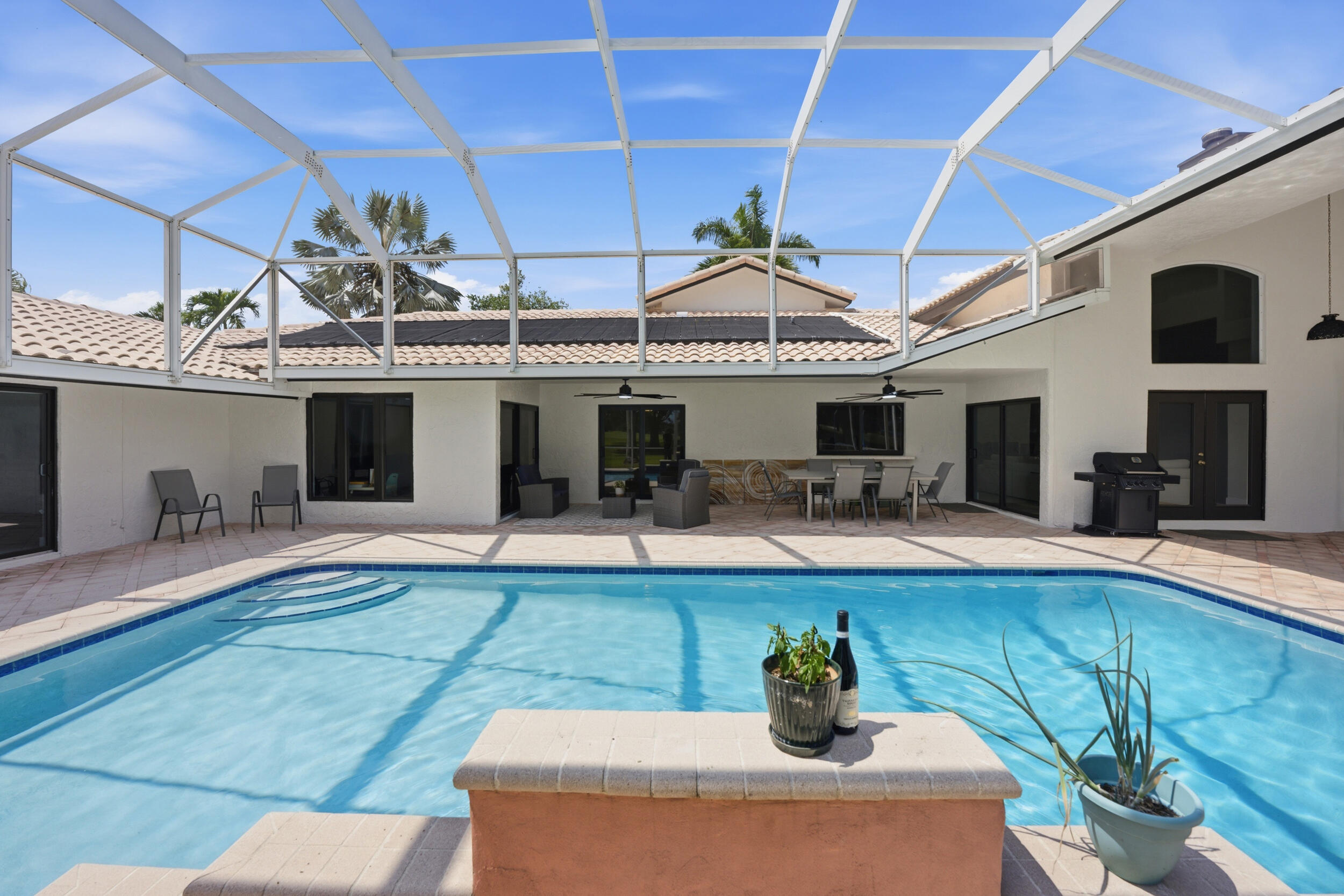 CORAL SPRINGS COUNTRY CLUB - Residential