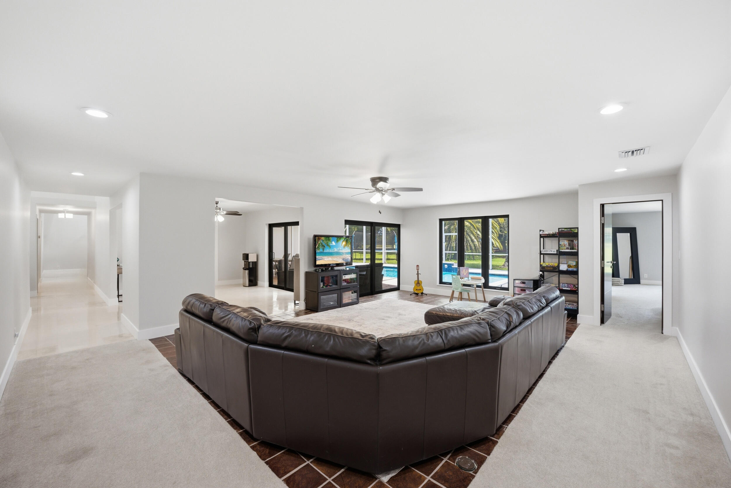 CORAL SPRINGS COUNTRY CLUB - Residential