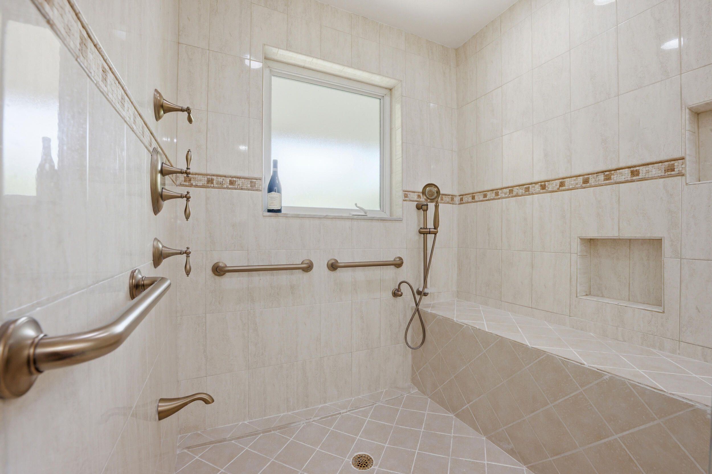 CORAL SPRINGS COUNTRY CLUB - Residential