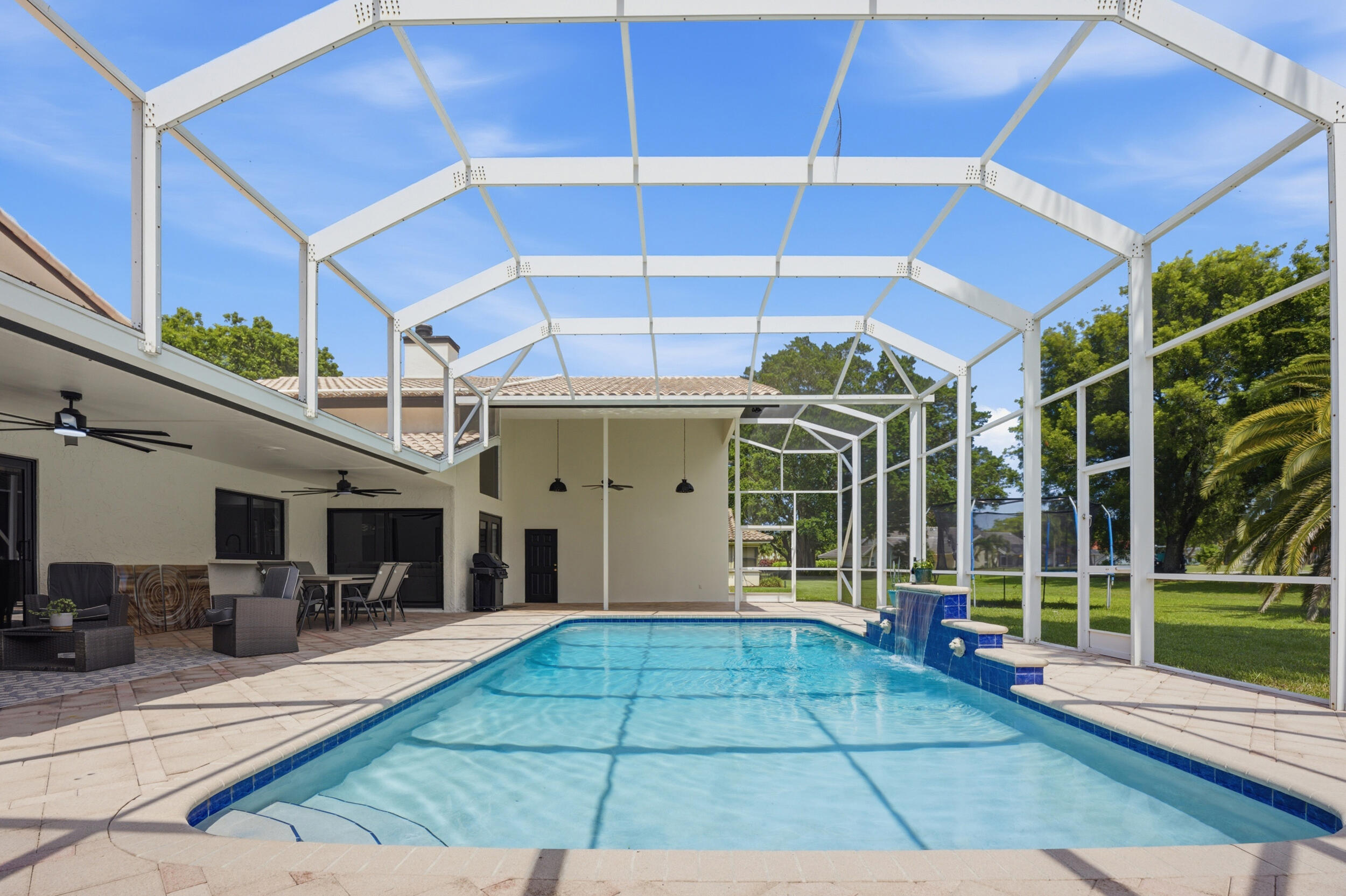 CORAL SPRINGS COUNTRY CLUB - Residential