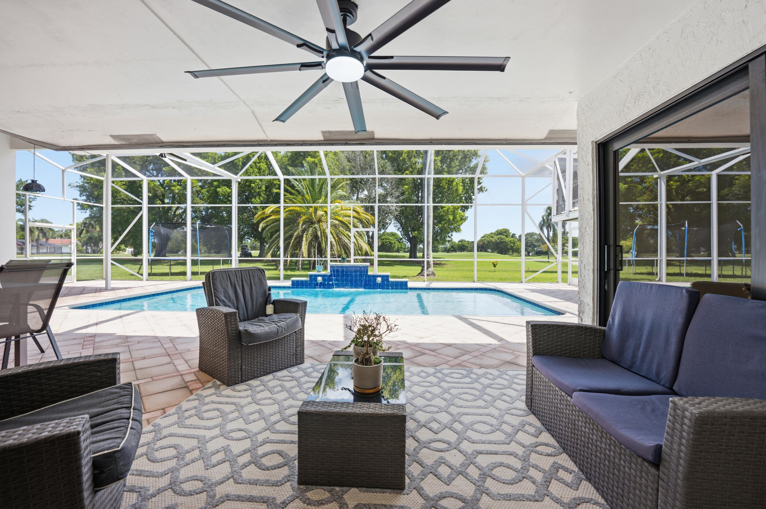 CORAL SPRINGS COUNTRY CLUB - Residential