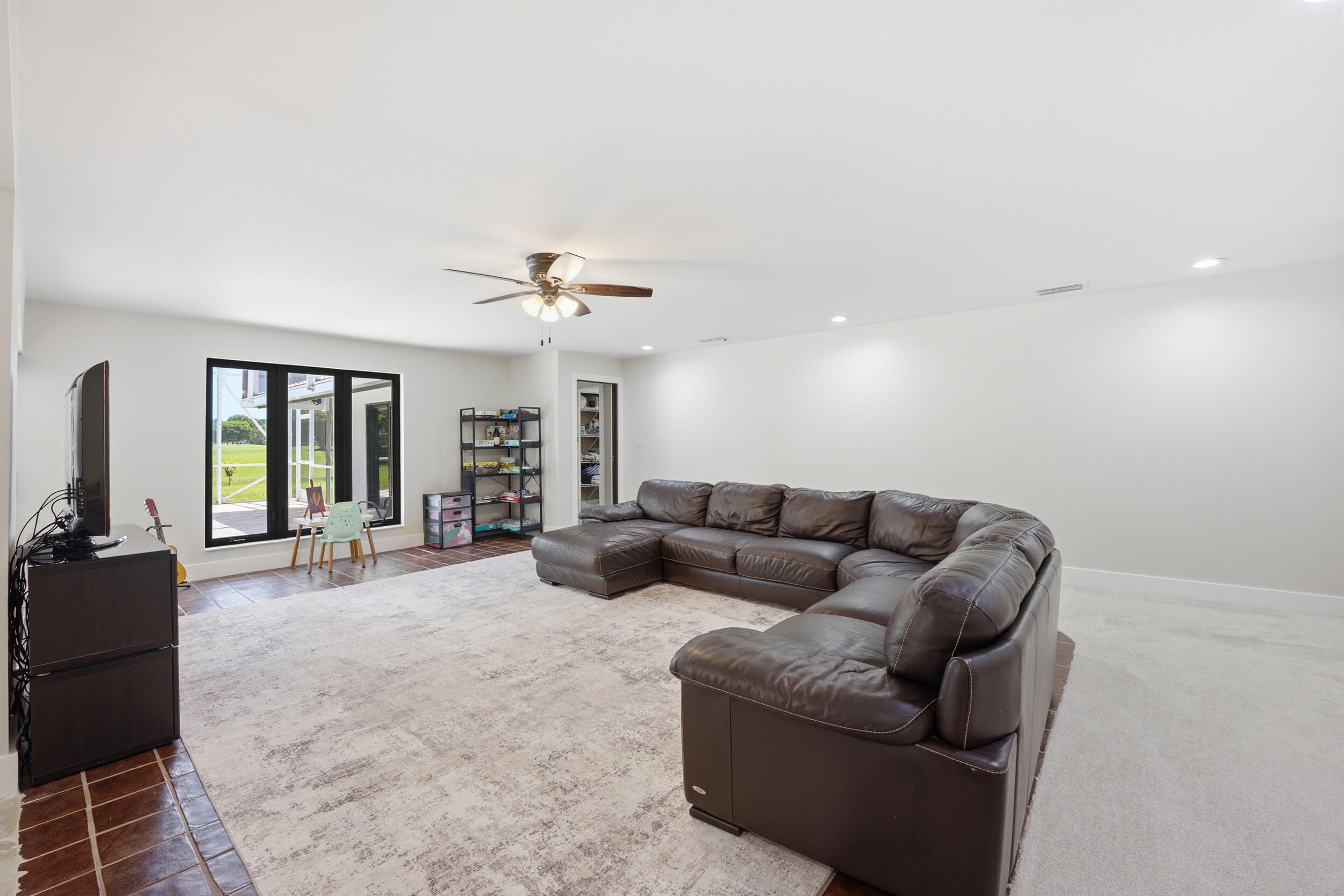 CORAL SPRINGS COUNTRY CLUB - Residential