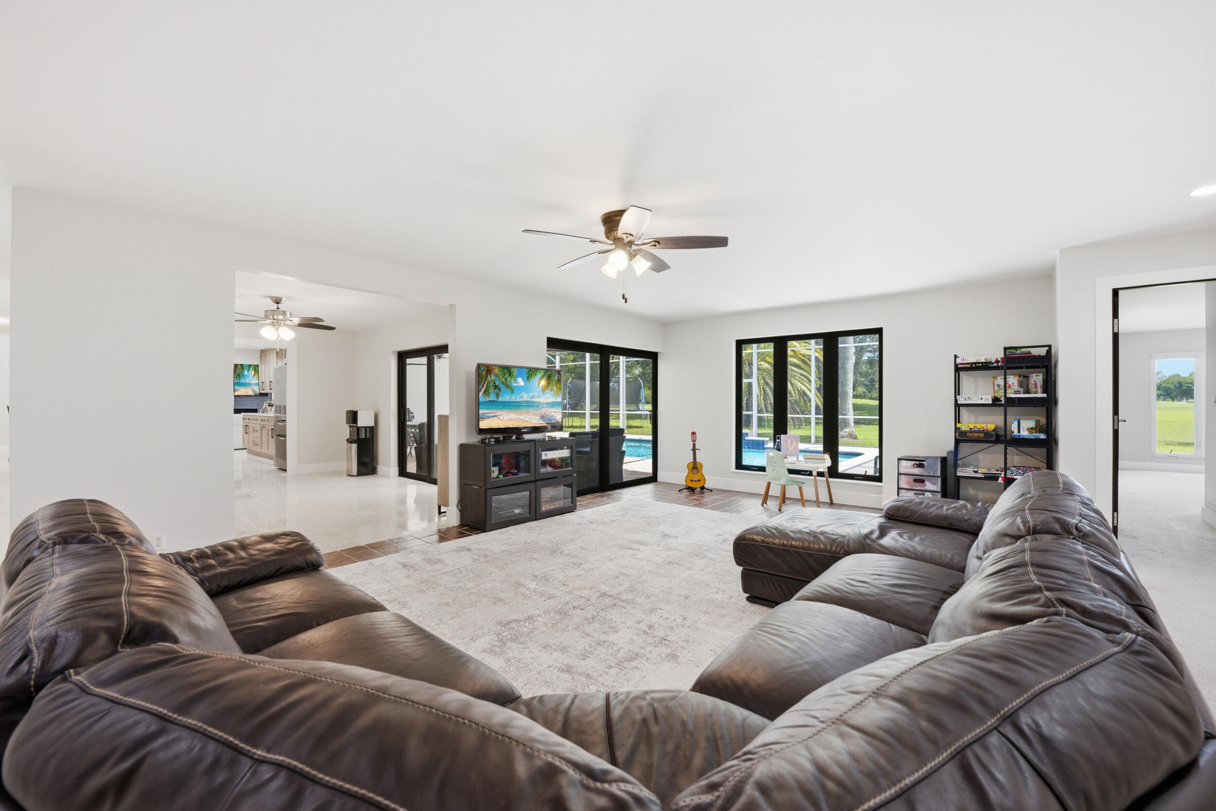 CORAL SPRINGS COUNTRY CLUB - Residential