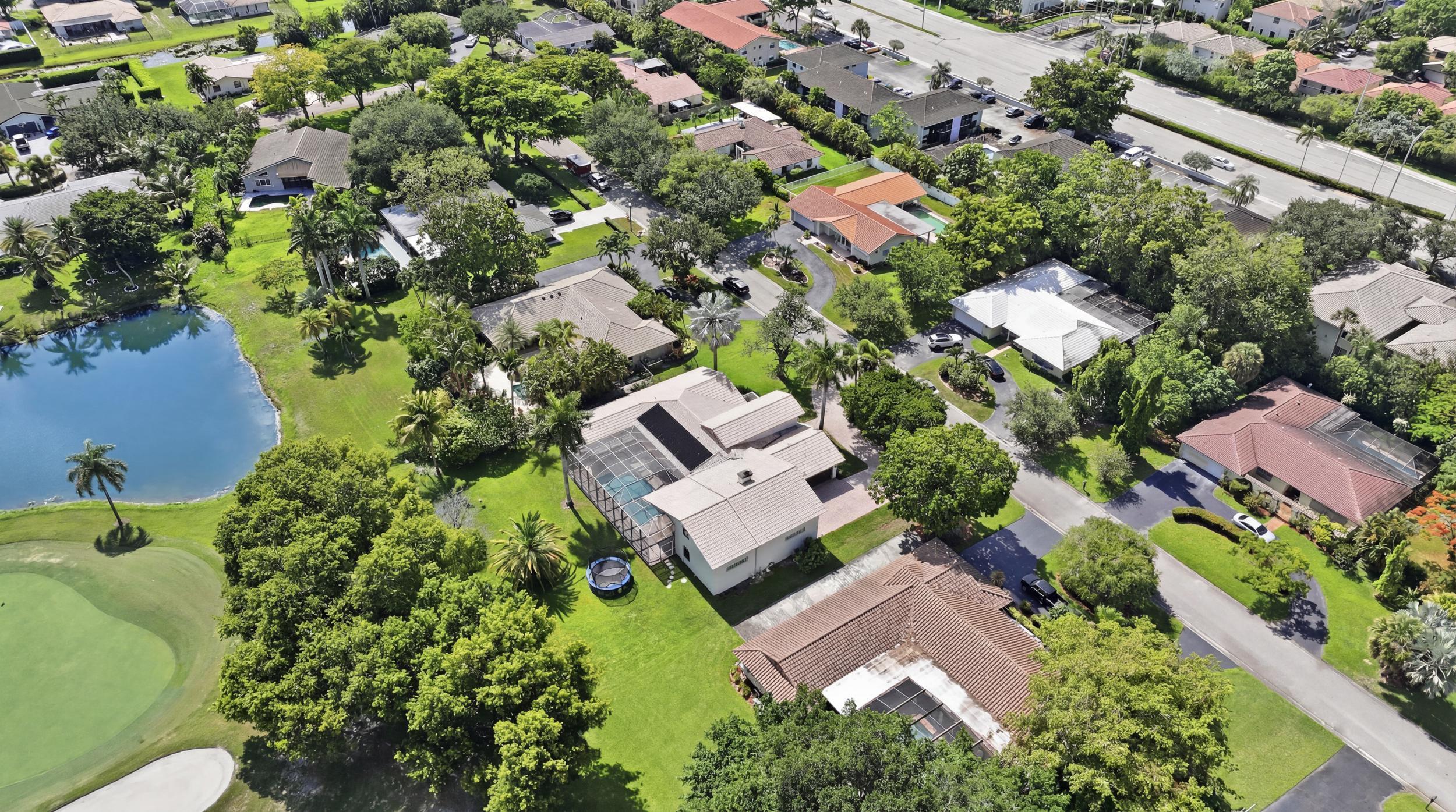 CORAL SPRINGS COUNTRY CLUB - Residential