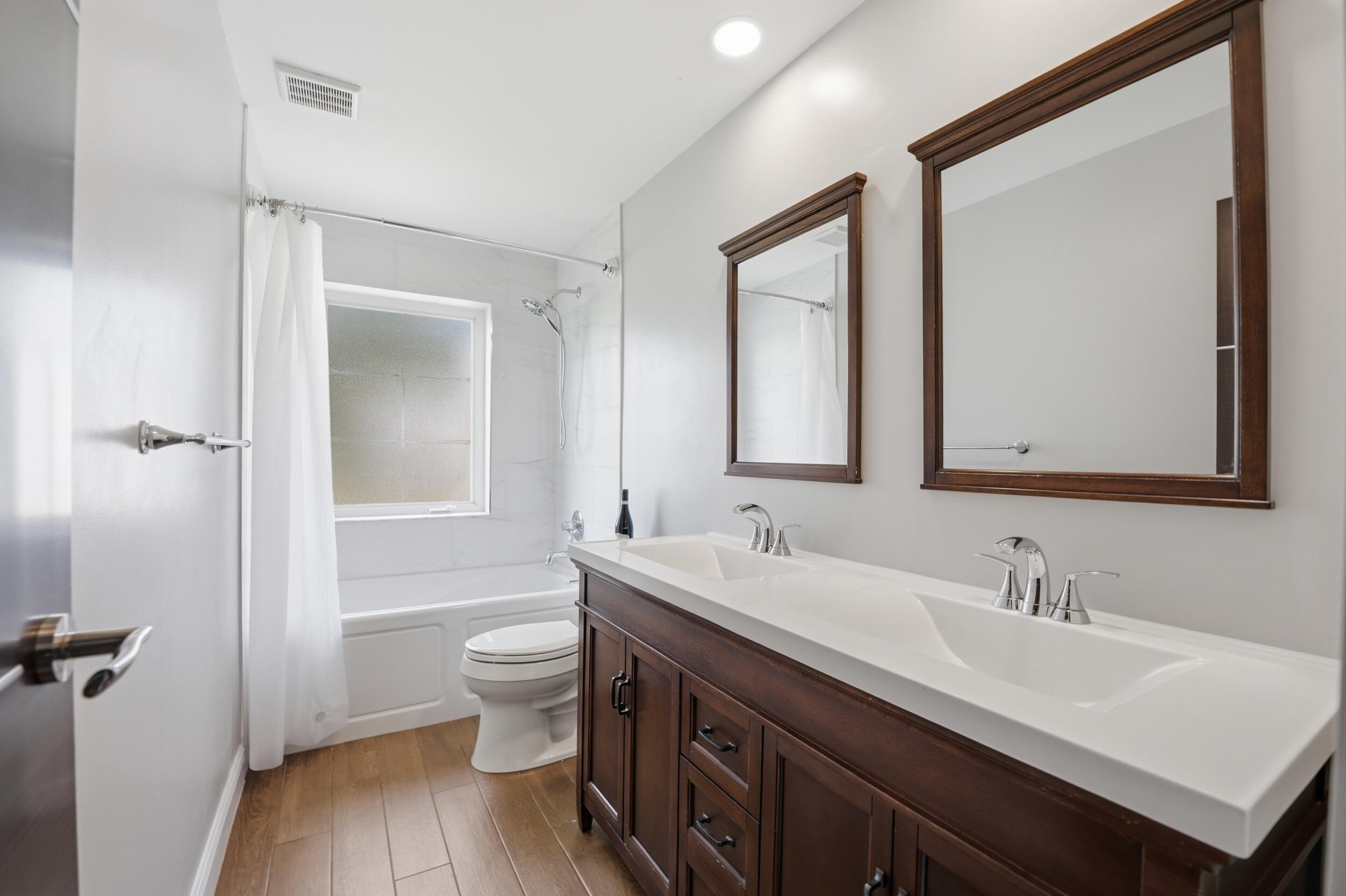 CORAL SPRINGS COUNTRY CLUB - Residential