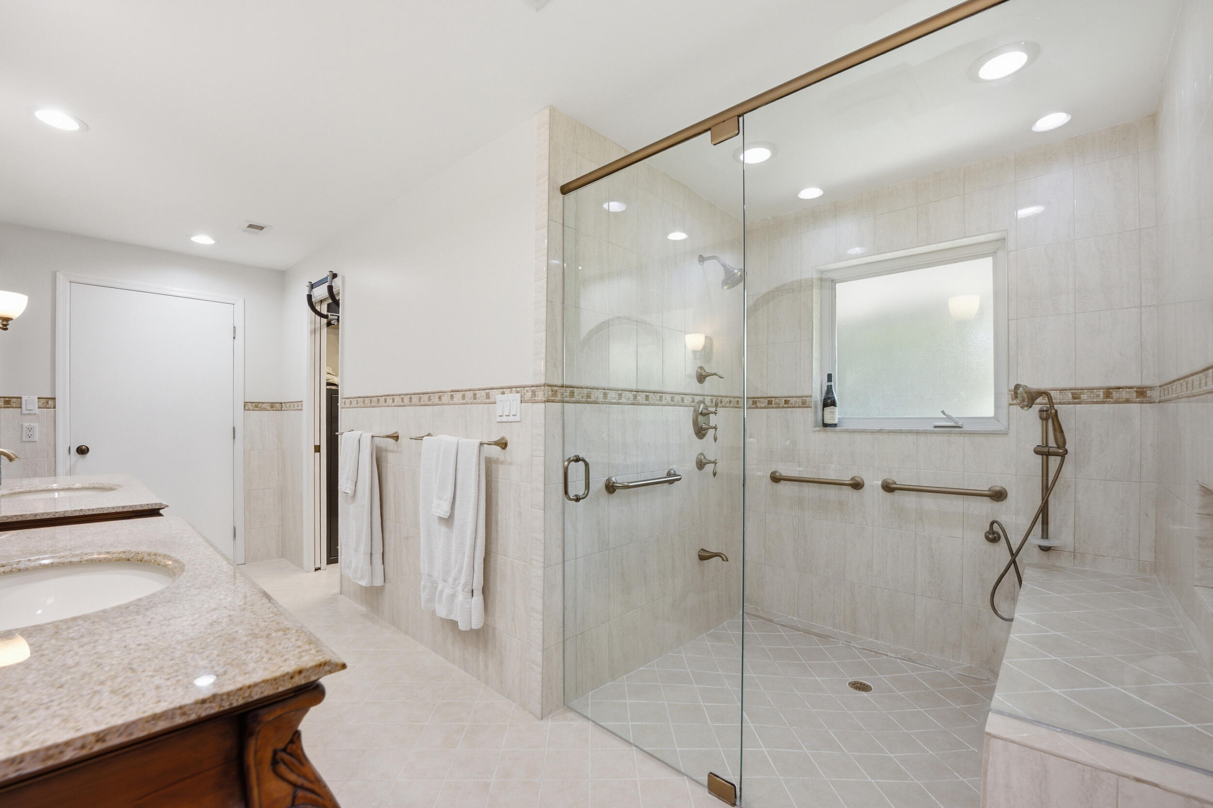 CORAL SPRINGS COUNTRY CLUB - Residential