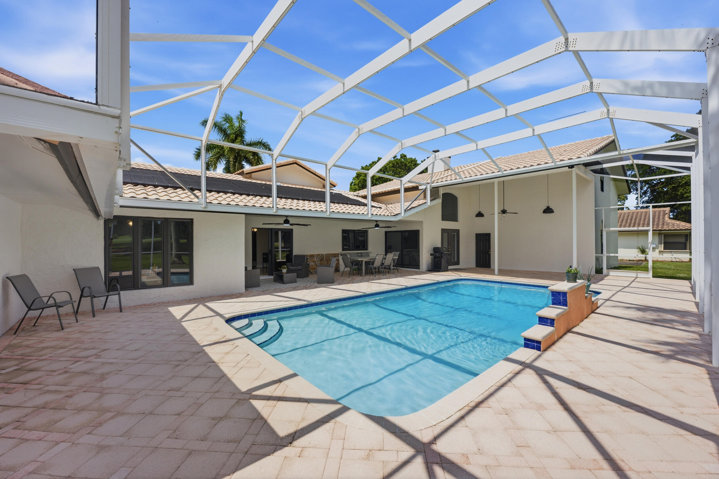 CORAL SPRINGS COUNTRY CLUB - Residential