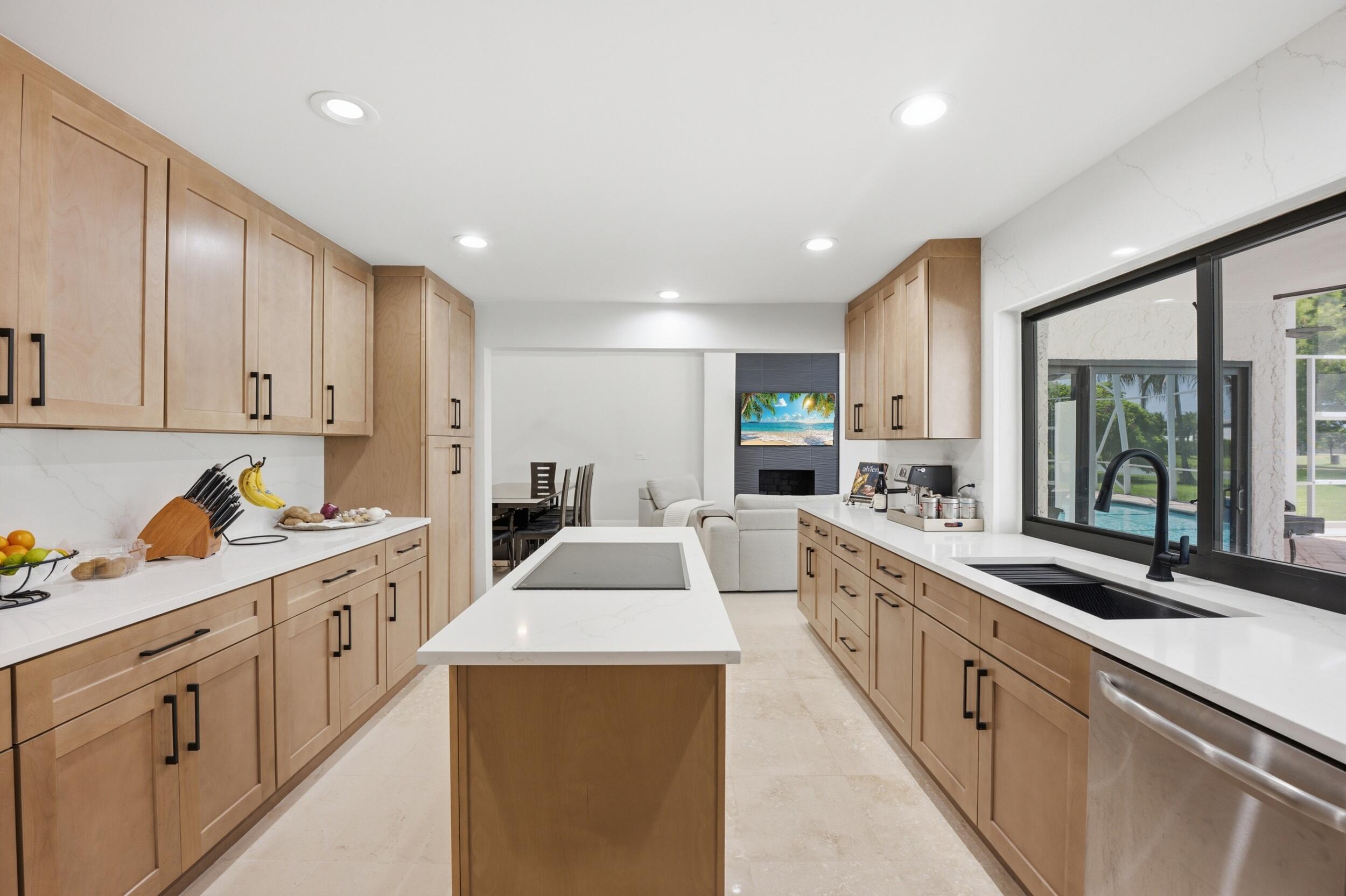CORAL SPRINGS COUNTRY CLUB - Residential