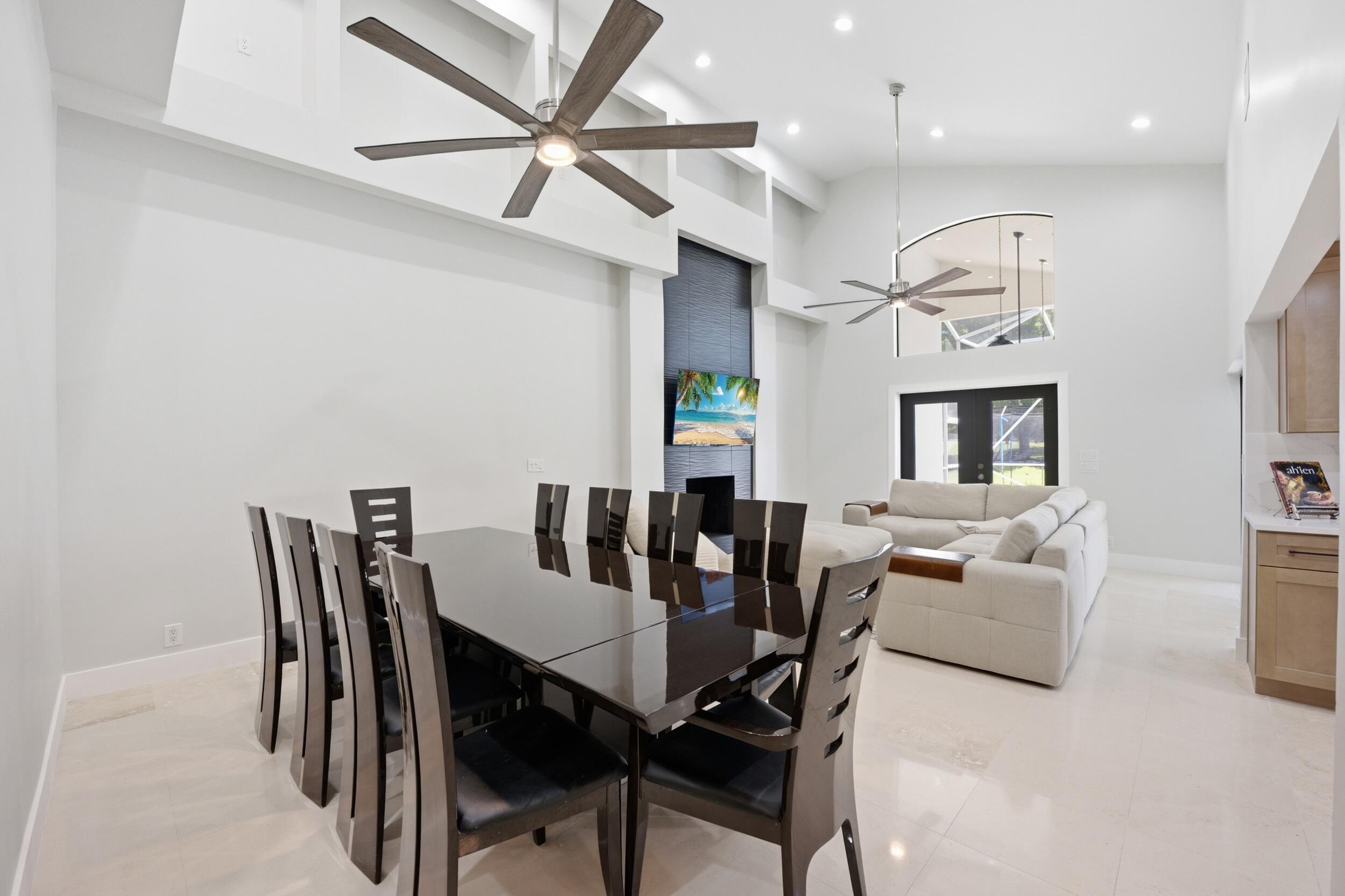 CORAL SPRINGS COUNTRY CLUB - Residential