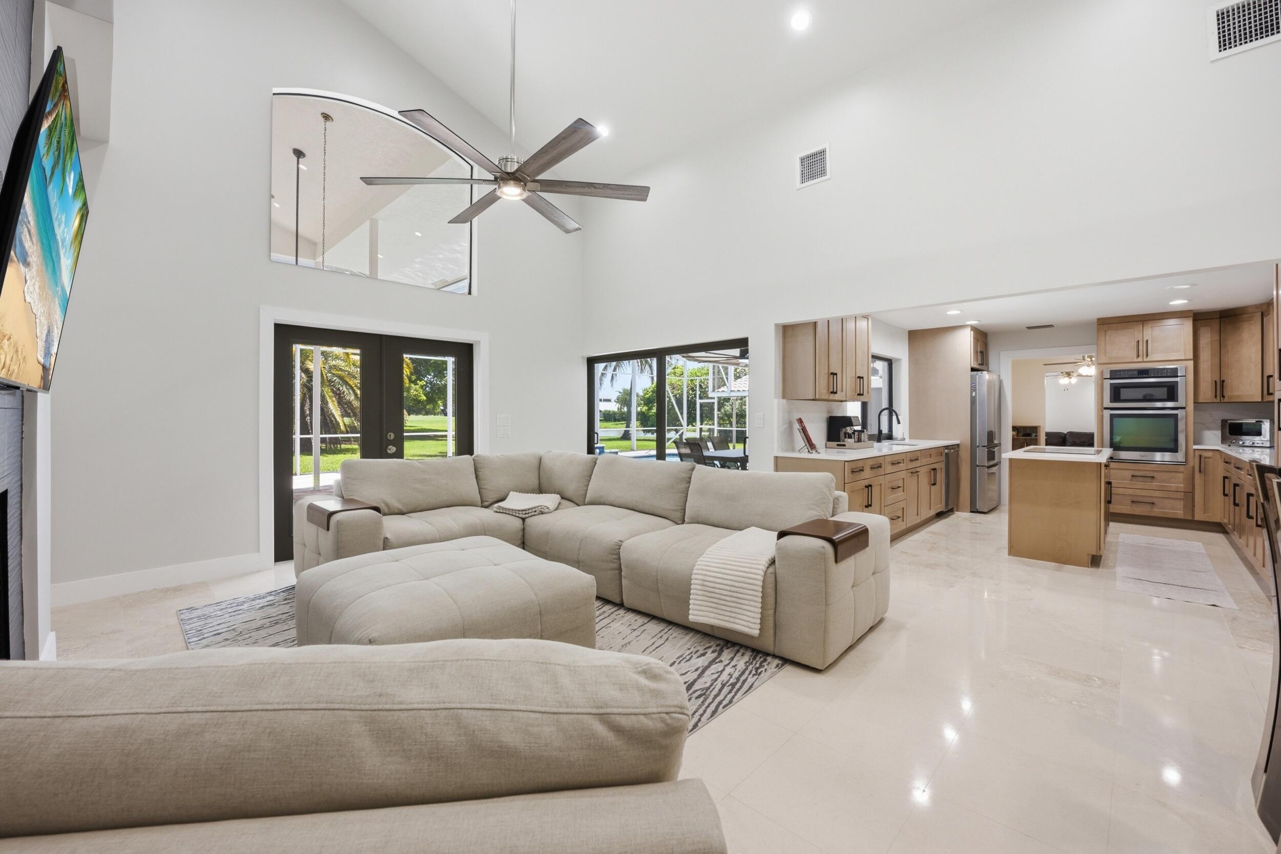 CORAL SPRINGS COUNTRY CLUB - Residential