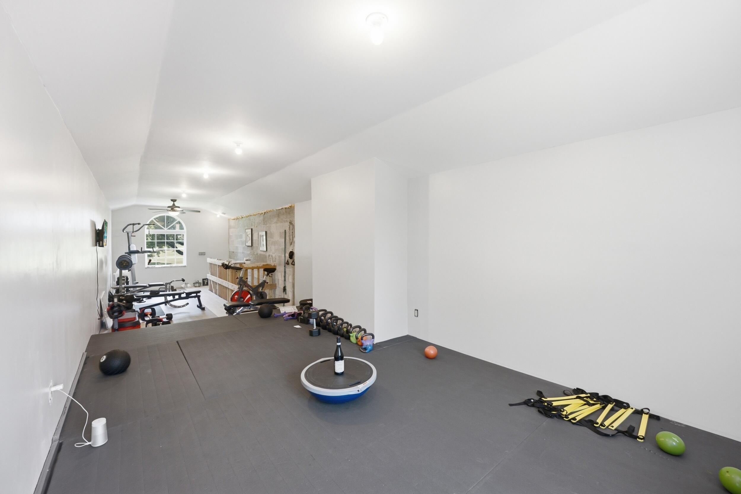 CORAL SPRINGS COUNTRY CLUB - Residential