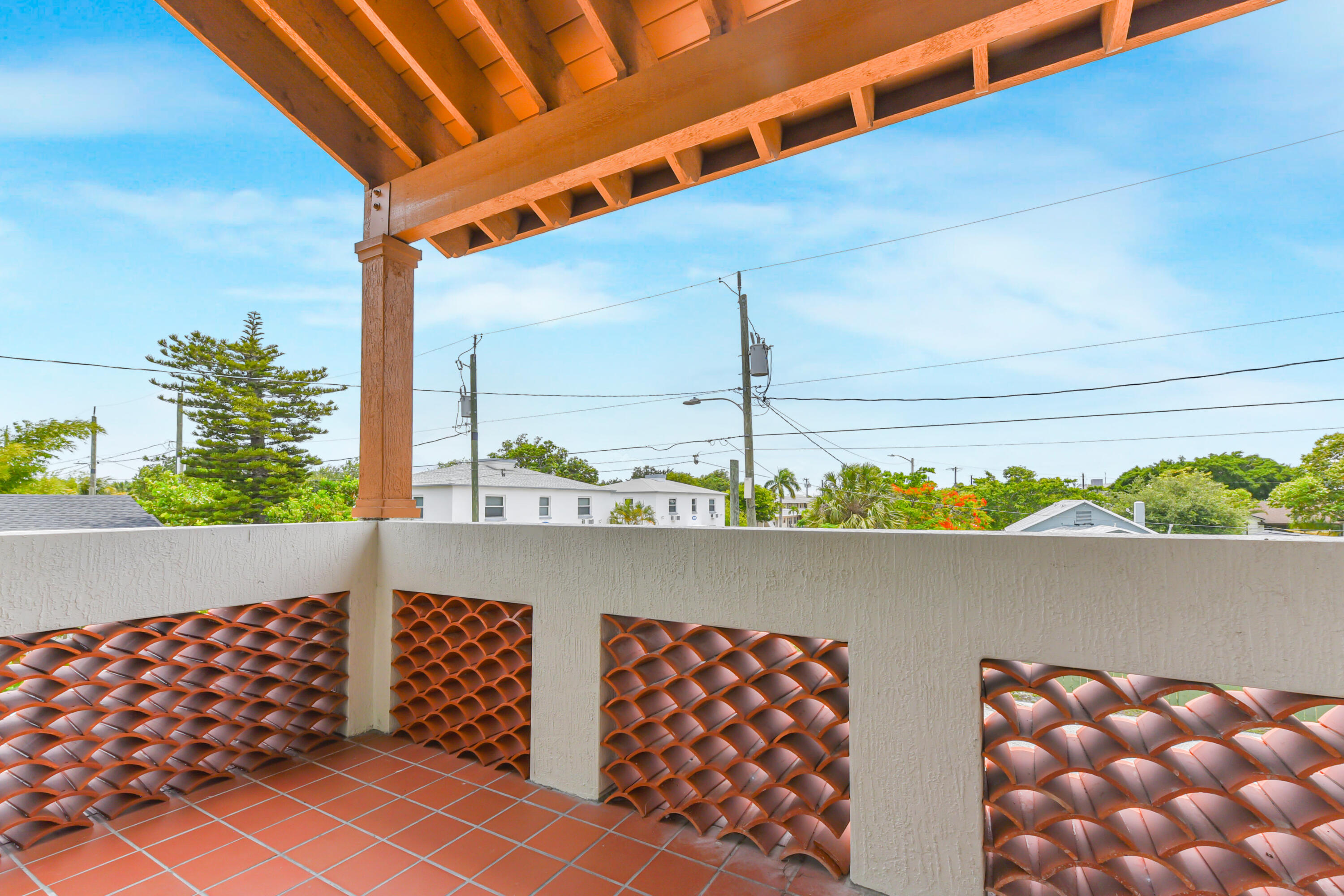 LAKE WORTH TOWN OF - Residential Income