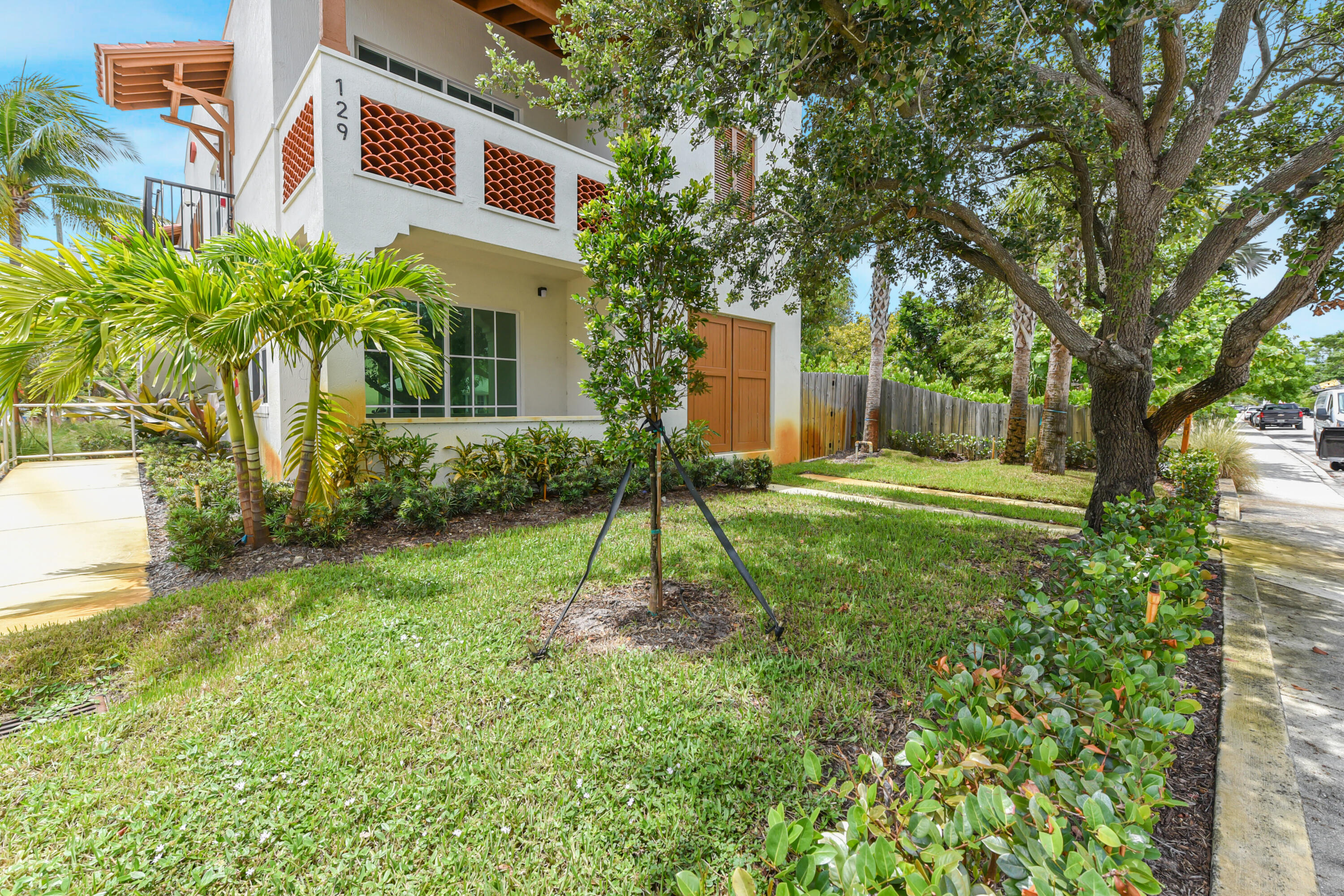 LAKE WORTH TOWN OF - Residential Income