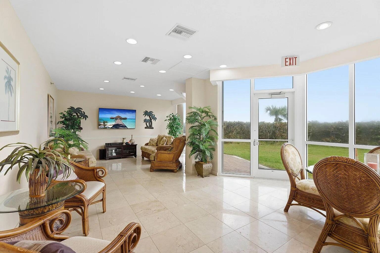 HIBISCUS BY THE SEA CONDOMINIUM - Residential