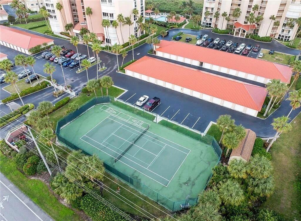HIBISCUS BY THE SEA CONDOMINIUM - Residential