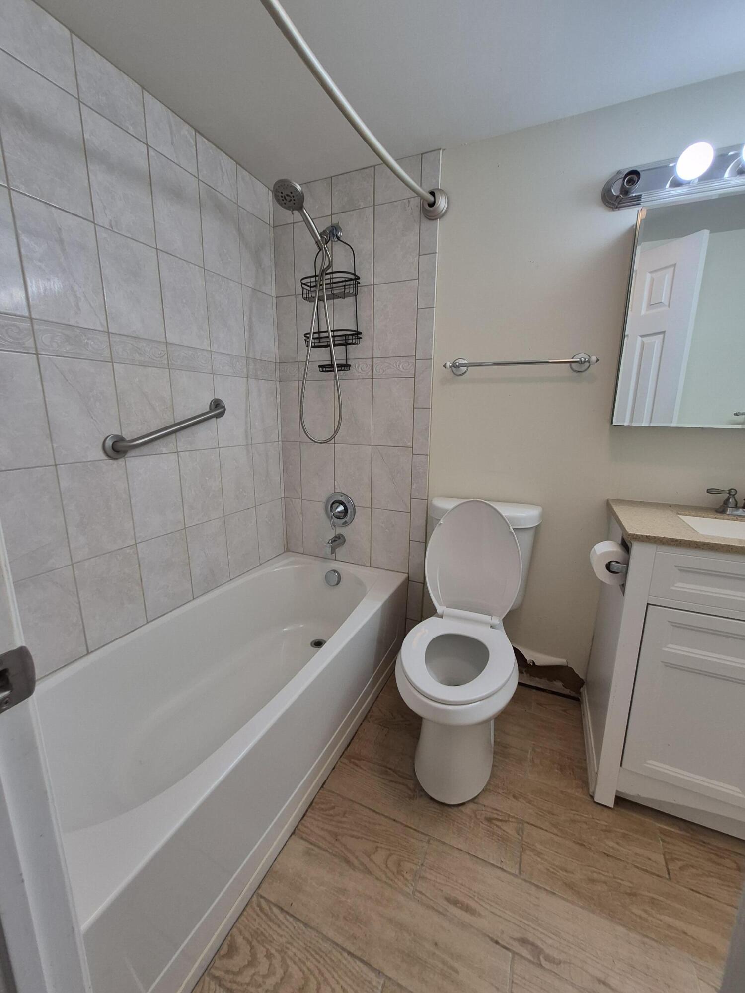 EASTHAMPTON CONDO - Residential Lease