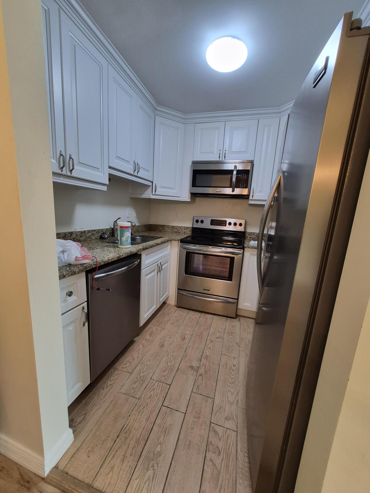 EASTHAMPTON CONDO - Residential Lease