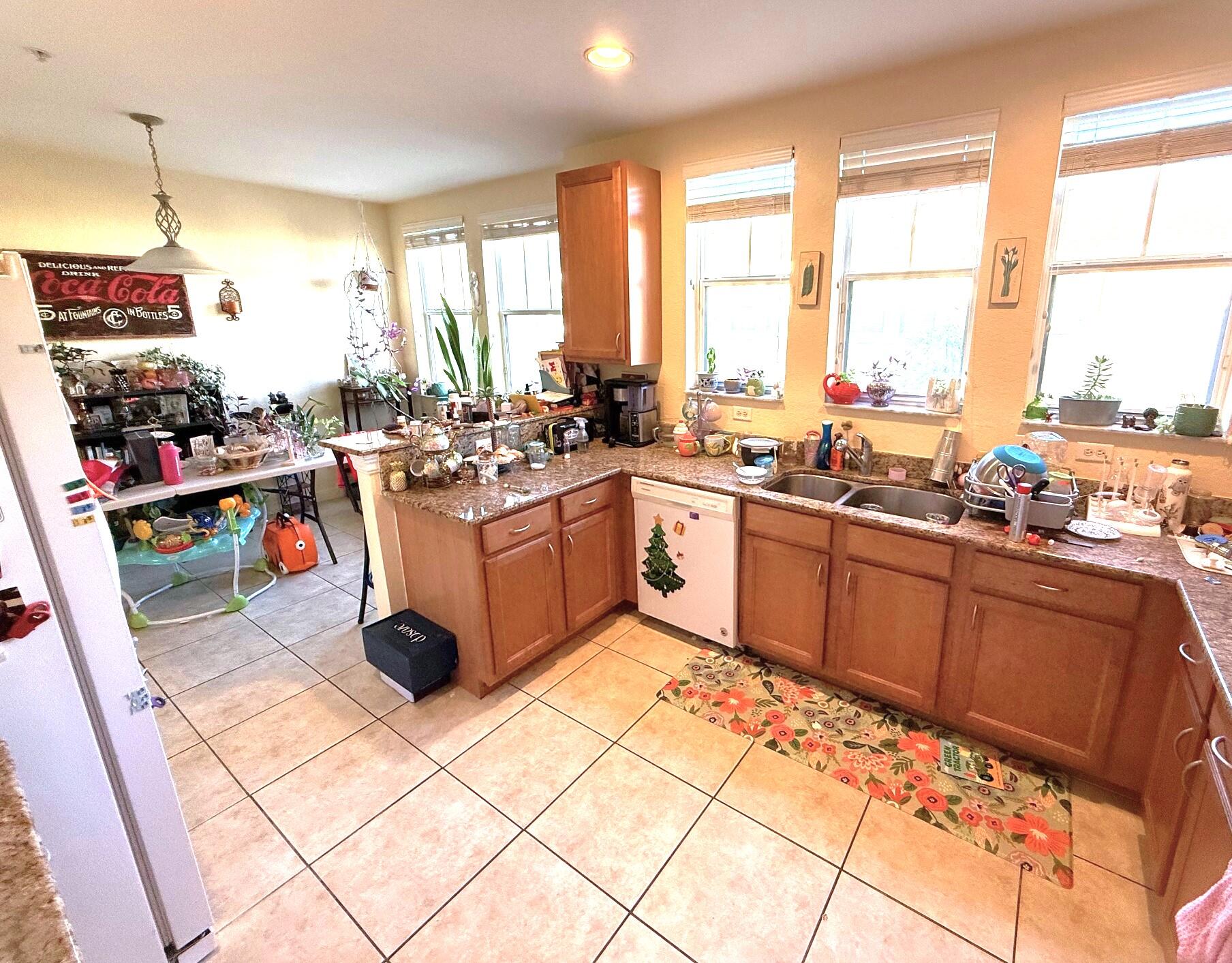 CITYSIDE CONDO - Residential