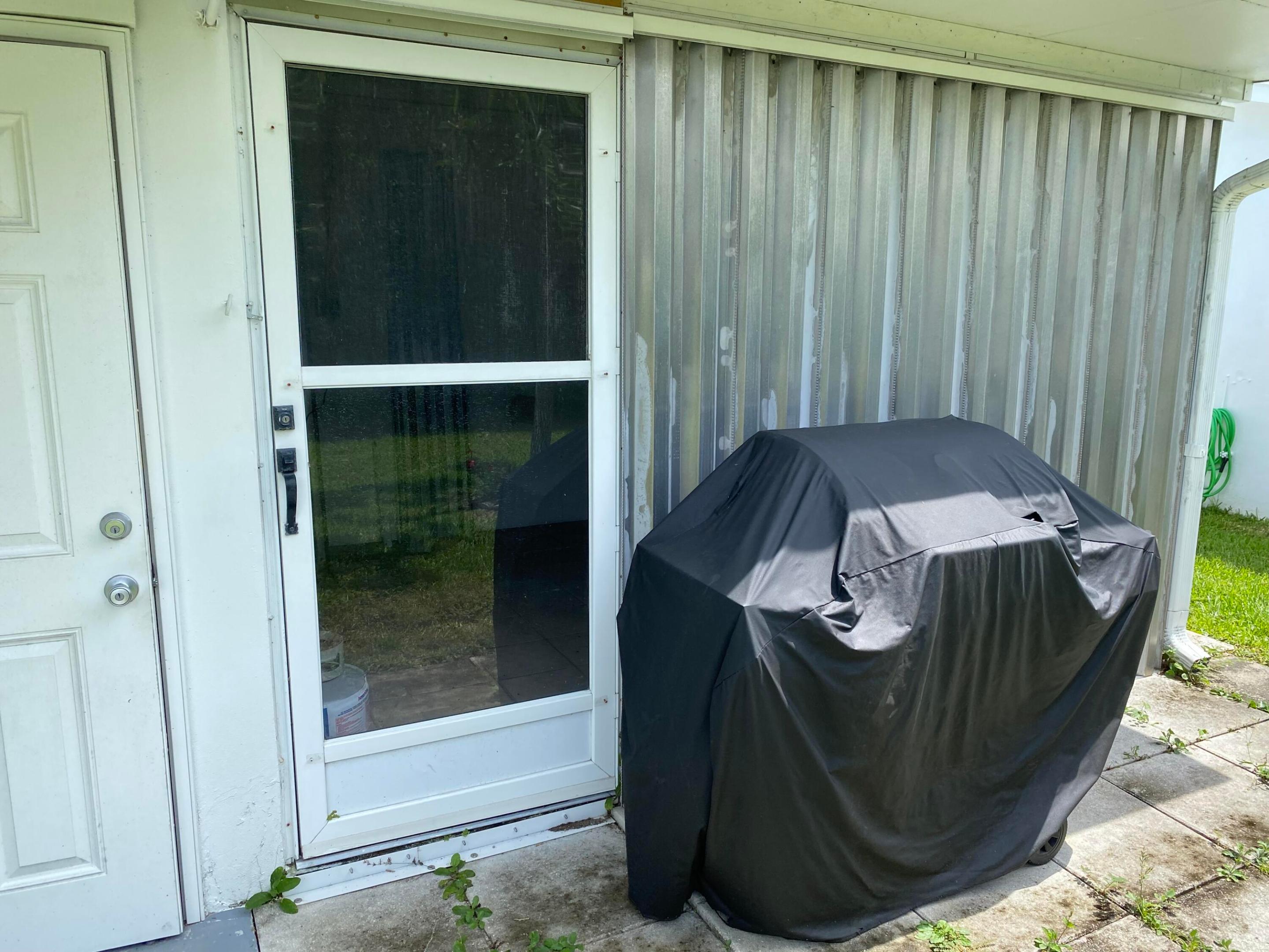 PALM BEACH LEISUREVILLE REPLAT - Residential Lease