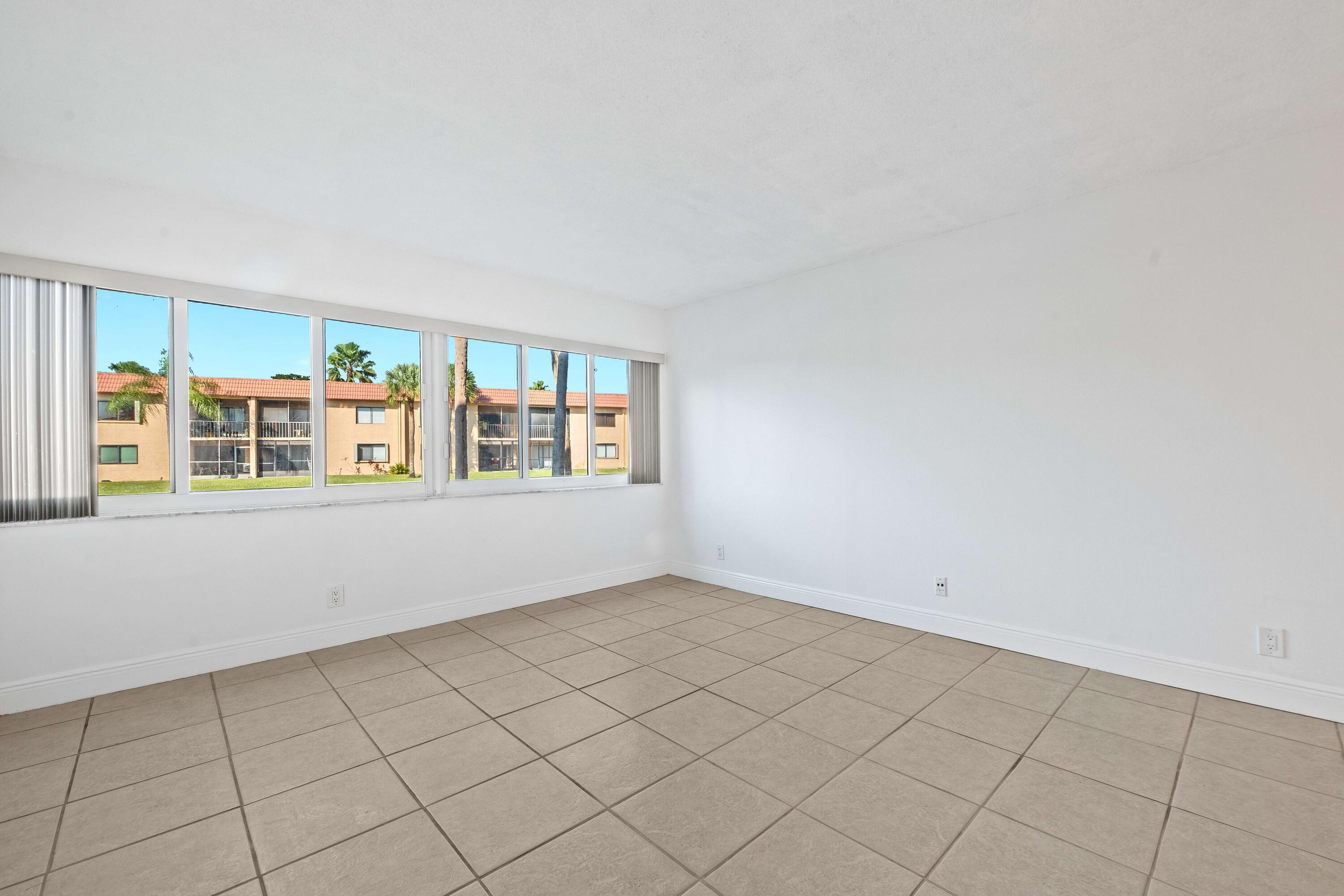 Racquet Club @ Bonaventur - Residential