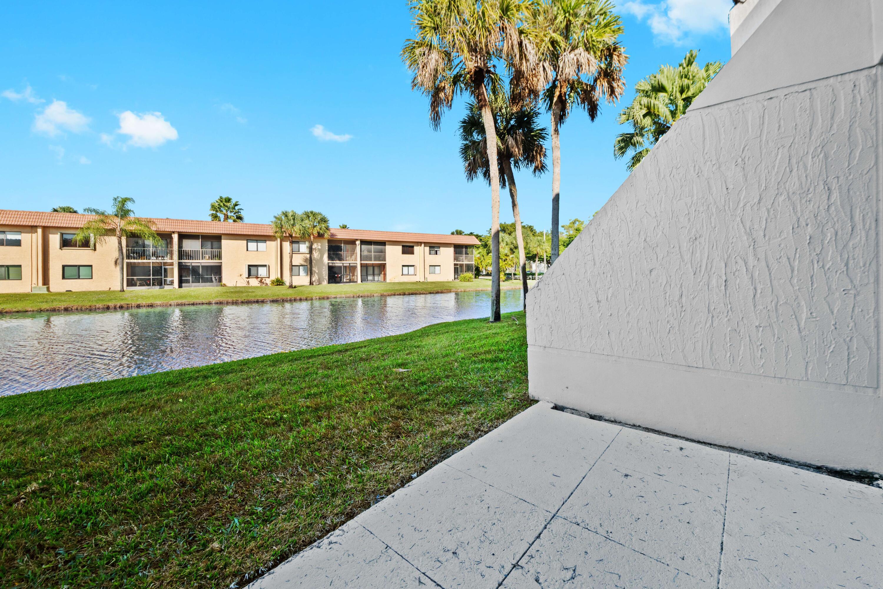 Racquet Club @ Bonaventur - Residential