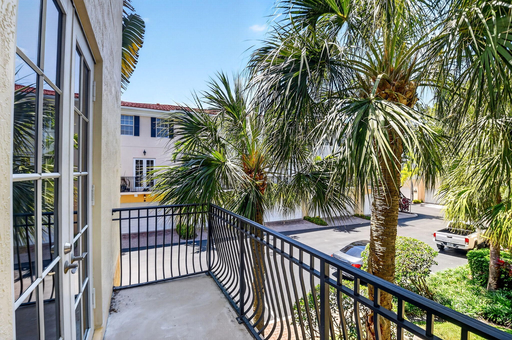COURTYARDS OF LAKE WORTH - Residential Lease