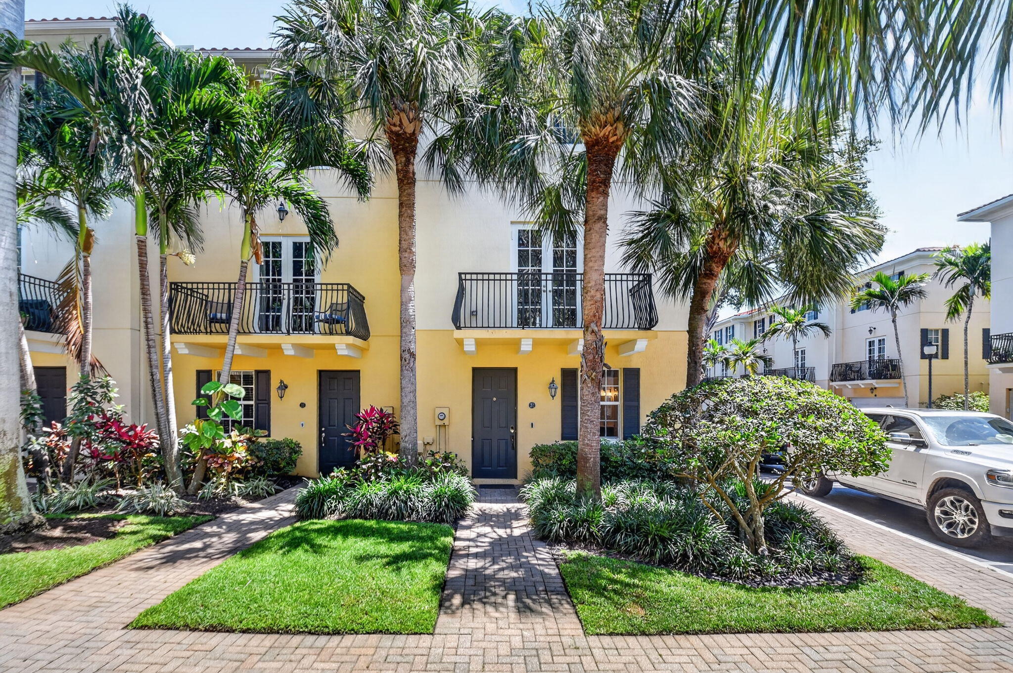 COURTYARDS OF LAKE WORTH - Residential Lease
