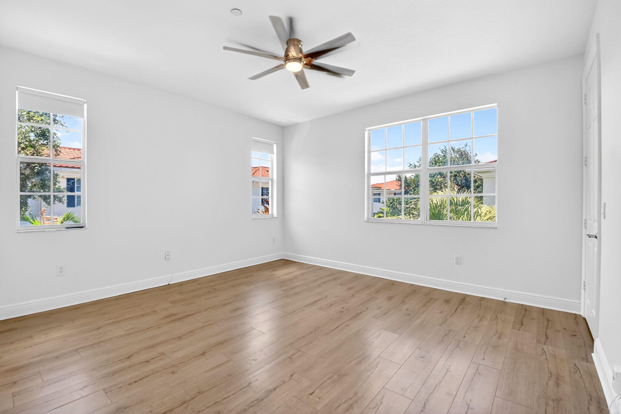 COURTYARDS OF LAKE WORTH - Residential Lease