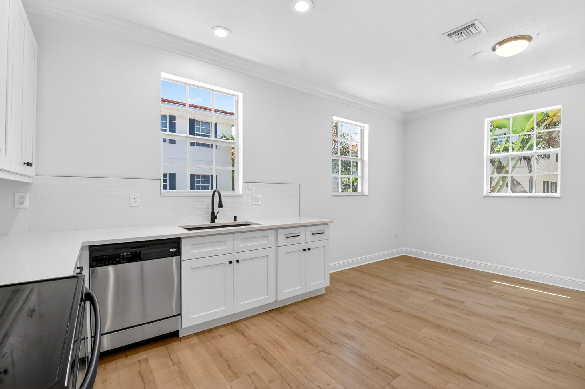 COURTYARDS OF LAKE WORTH - Residential Lease