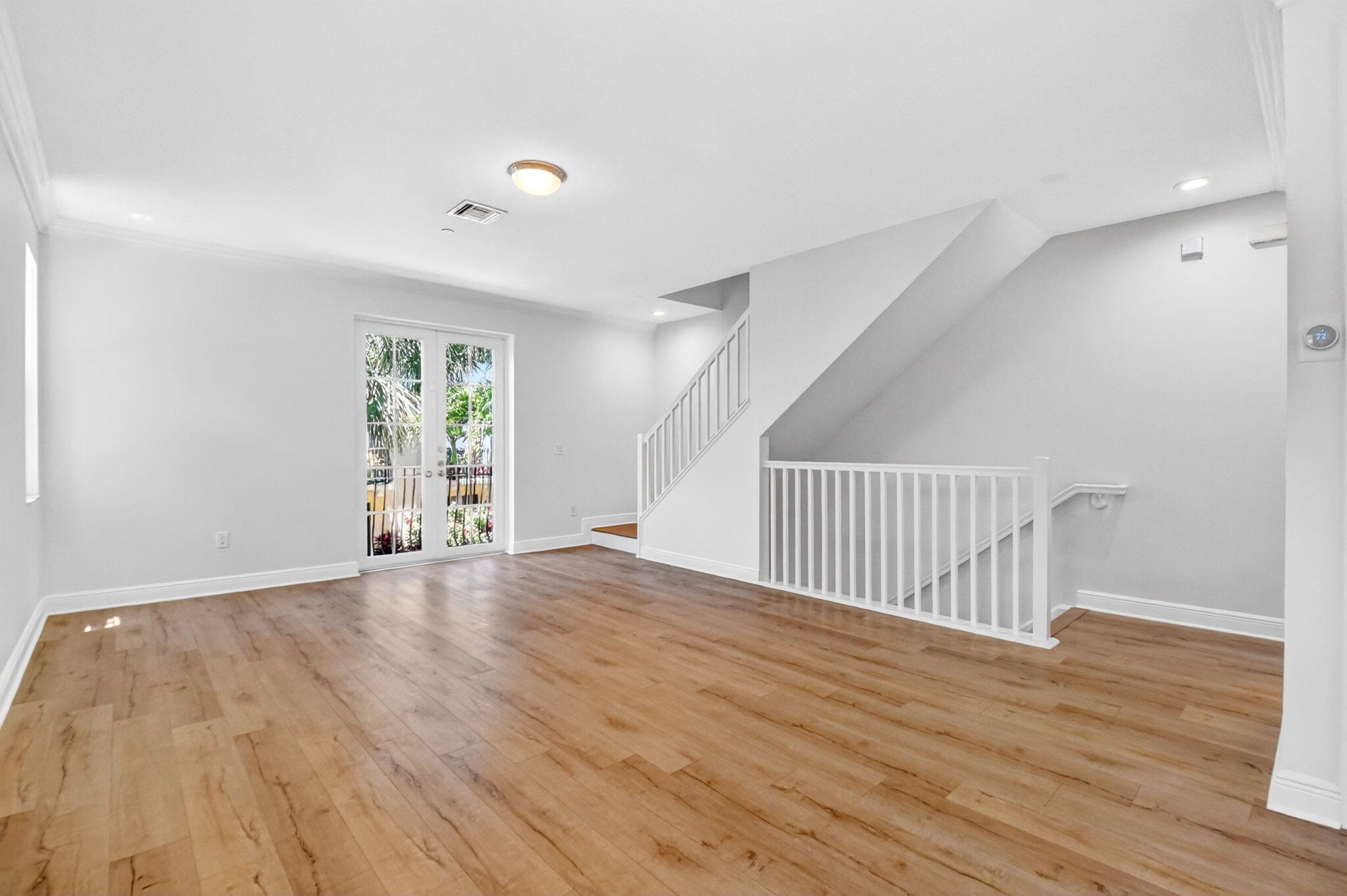 COURTYARDS OF LAKE WORTH - Residential Lease