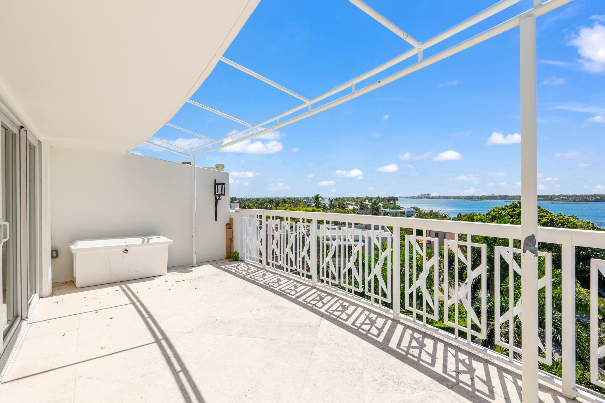 THREE EIGHTY NINE CORP LESSEE - Residential