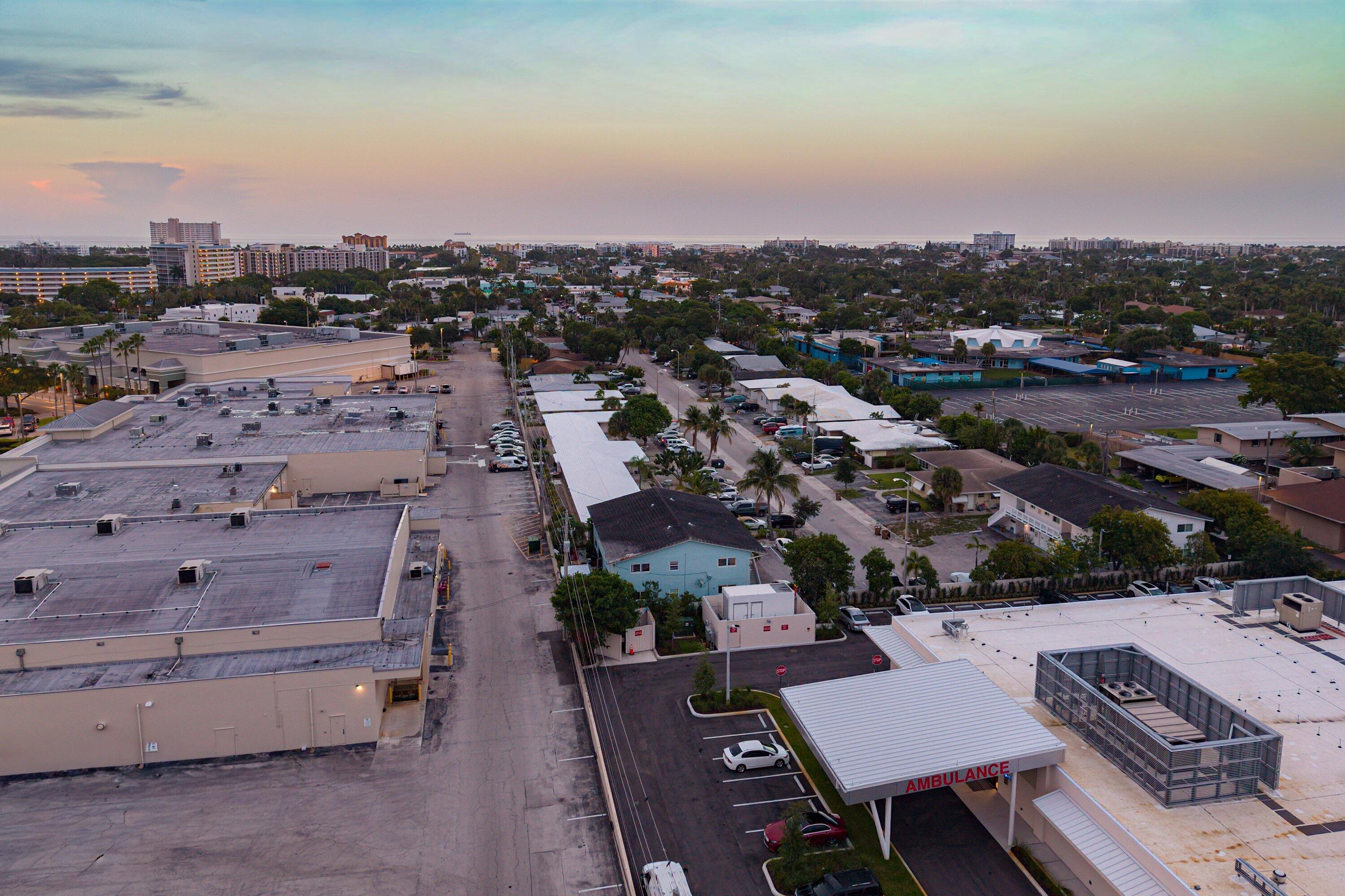 DEERFIELD COLONY COURT / DOWNTOWN DEERFIELD / COVE - Residential Income