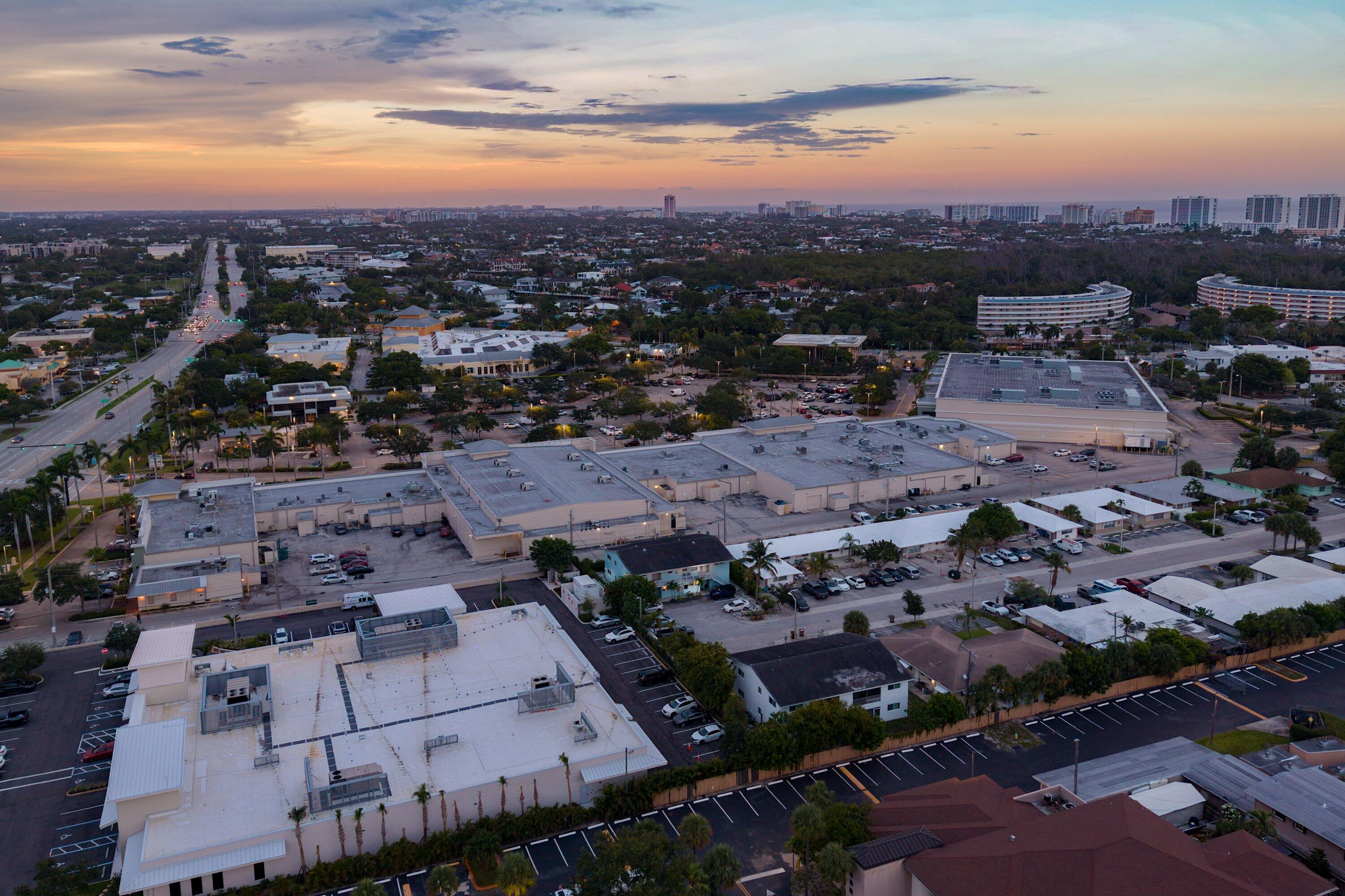 DEERFIELD COLONY COURT / DOWNTOWN DEERFIELD / COVE - Residential Income
