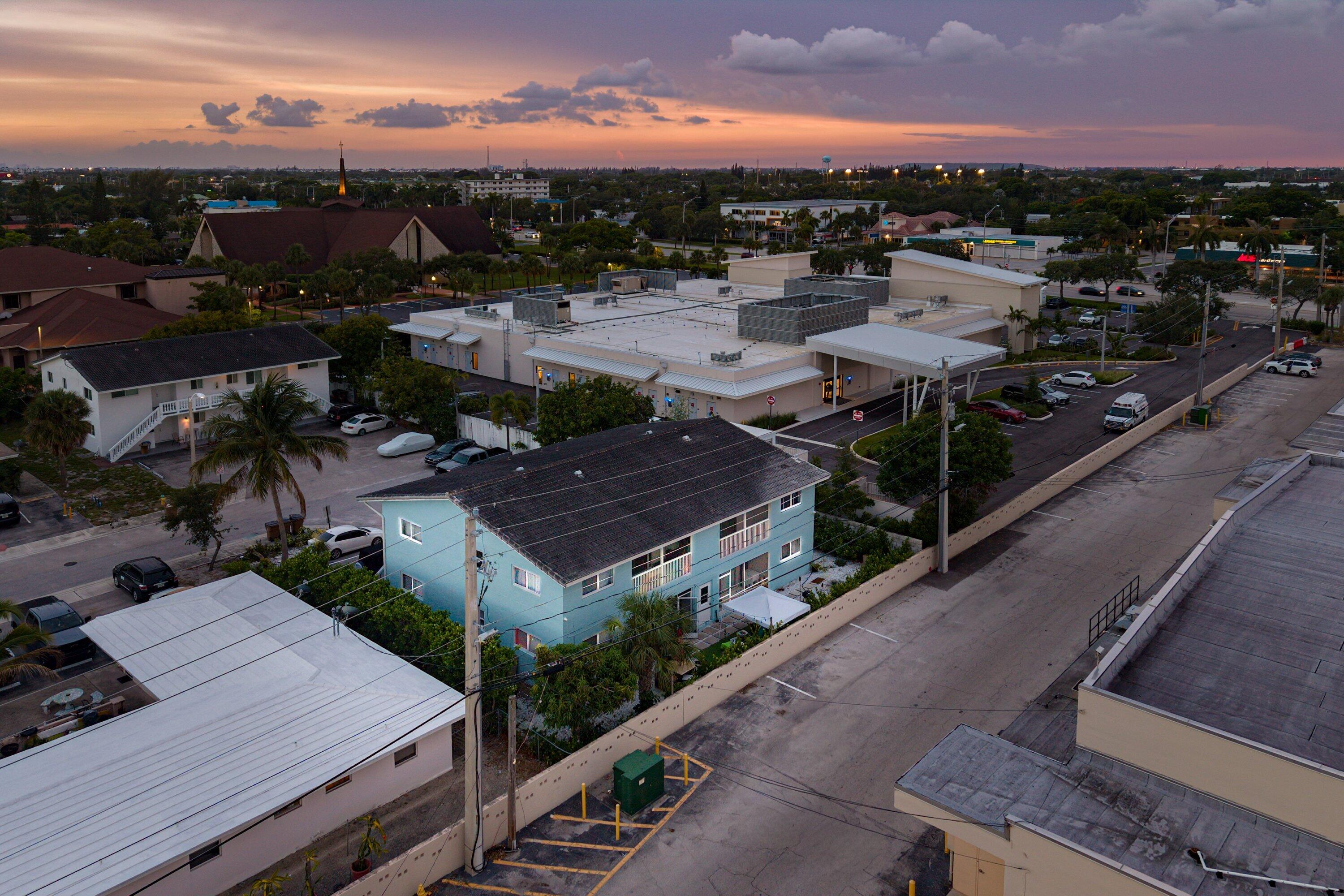 DEERFIELD COLONY COURT / DOWNTOWN DEERFIELD / COVE - Residential Income