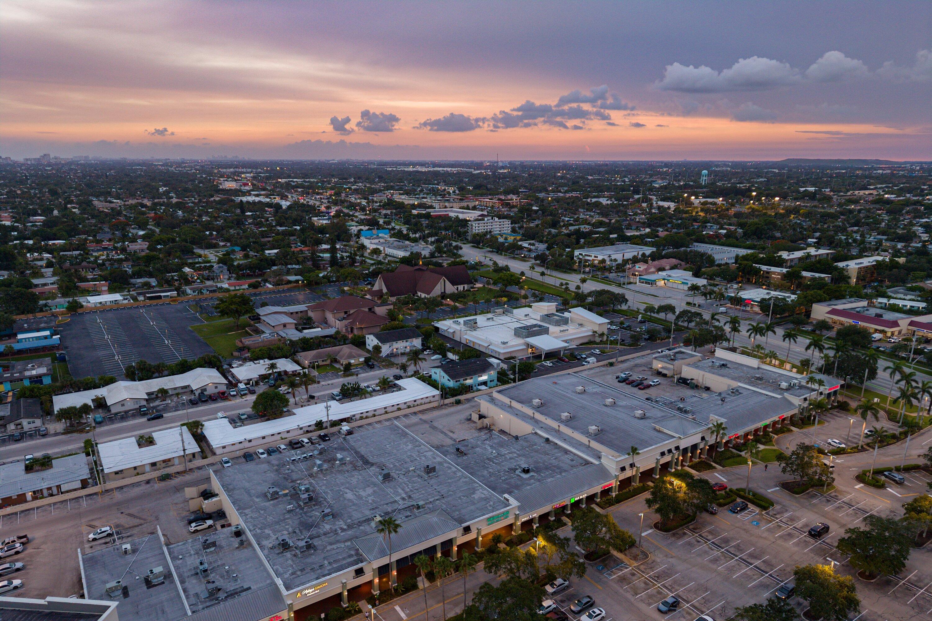 DEERFIELD COLONY COURT / DOWNTOWN DEERFIELD / COVE - Residential Income