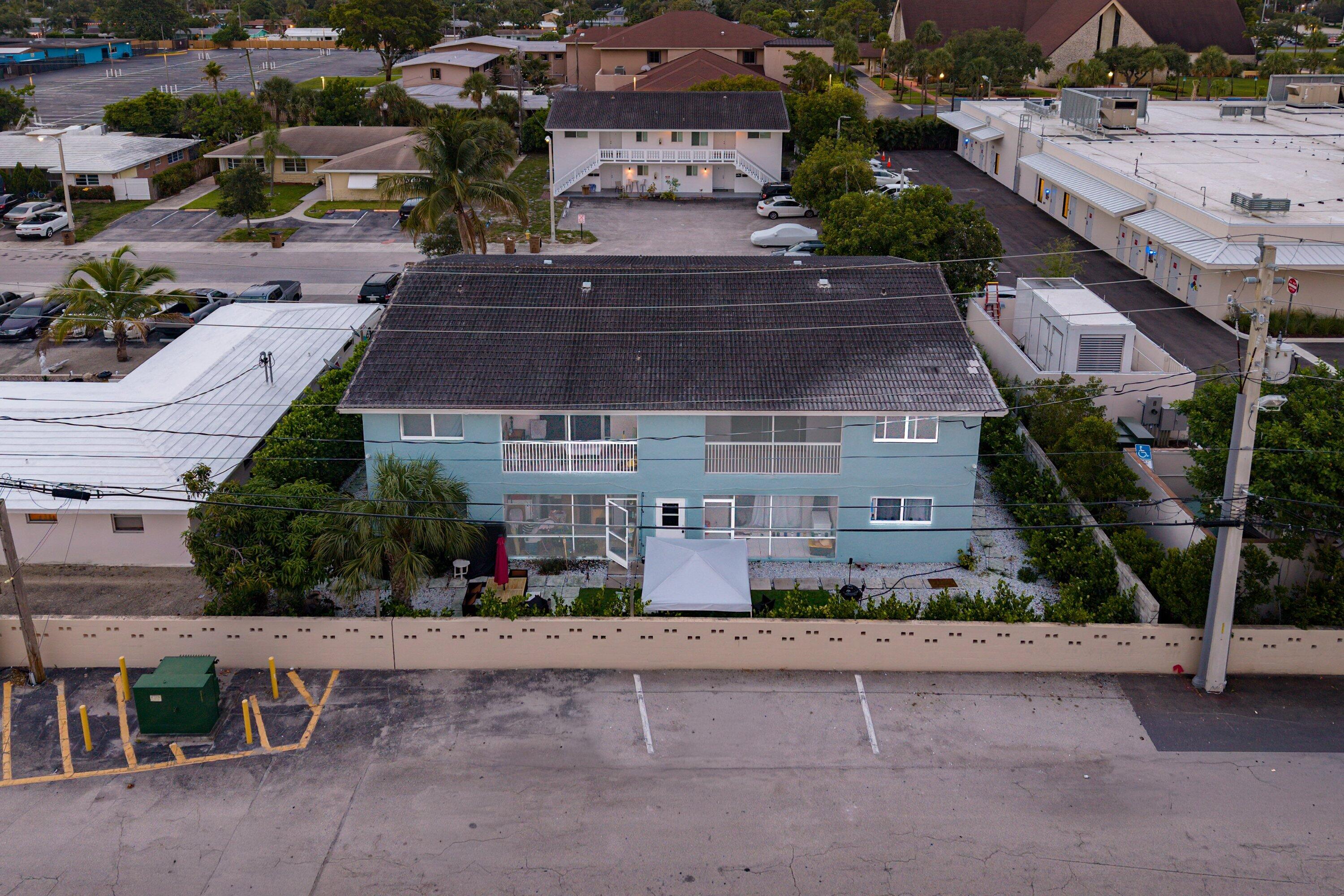 DEERFIELD COLONY COURT / DOWNTOWN DEERFIELD / COVE - Residential Income