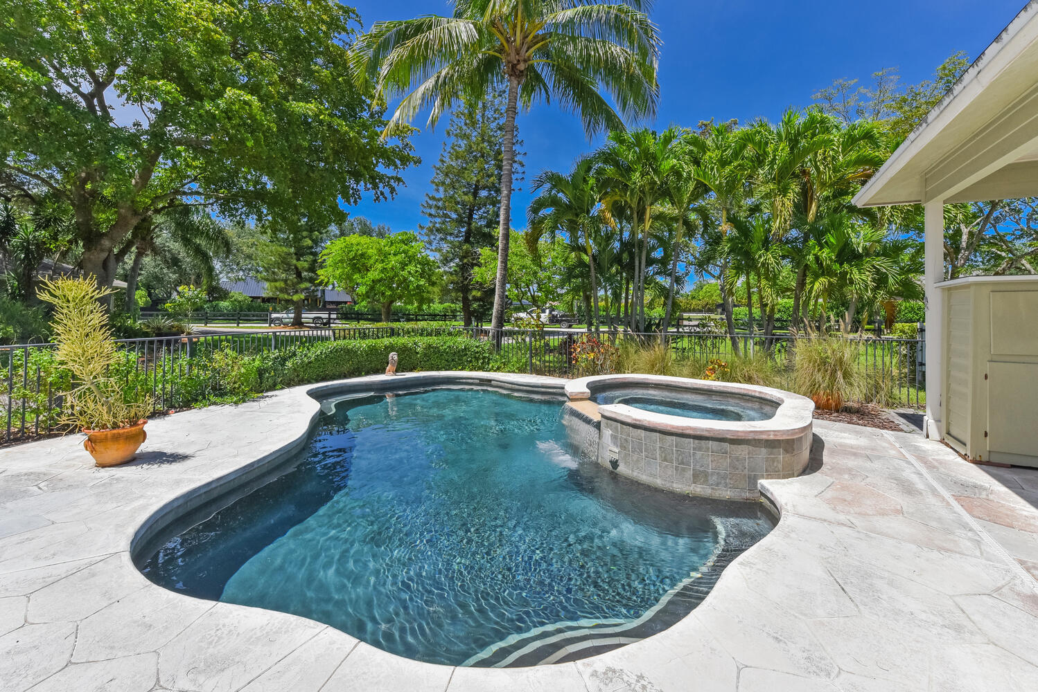 Saddle Trail Park of Wellington - Residential Lease