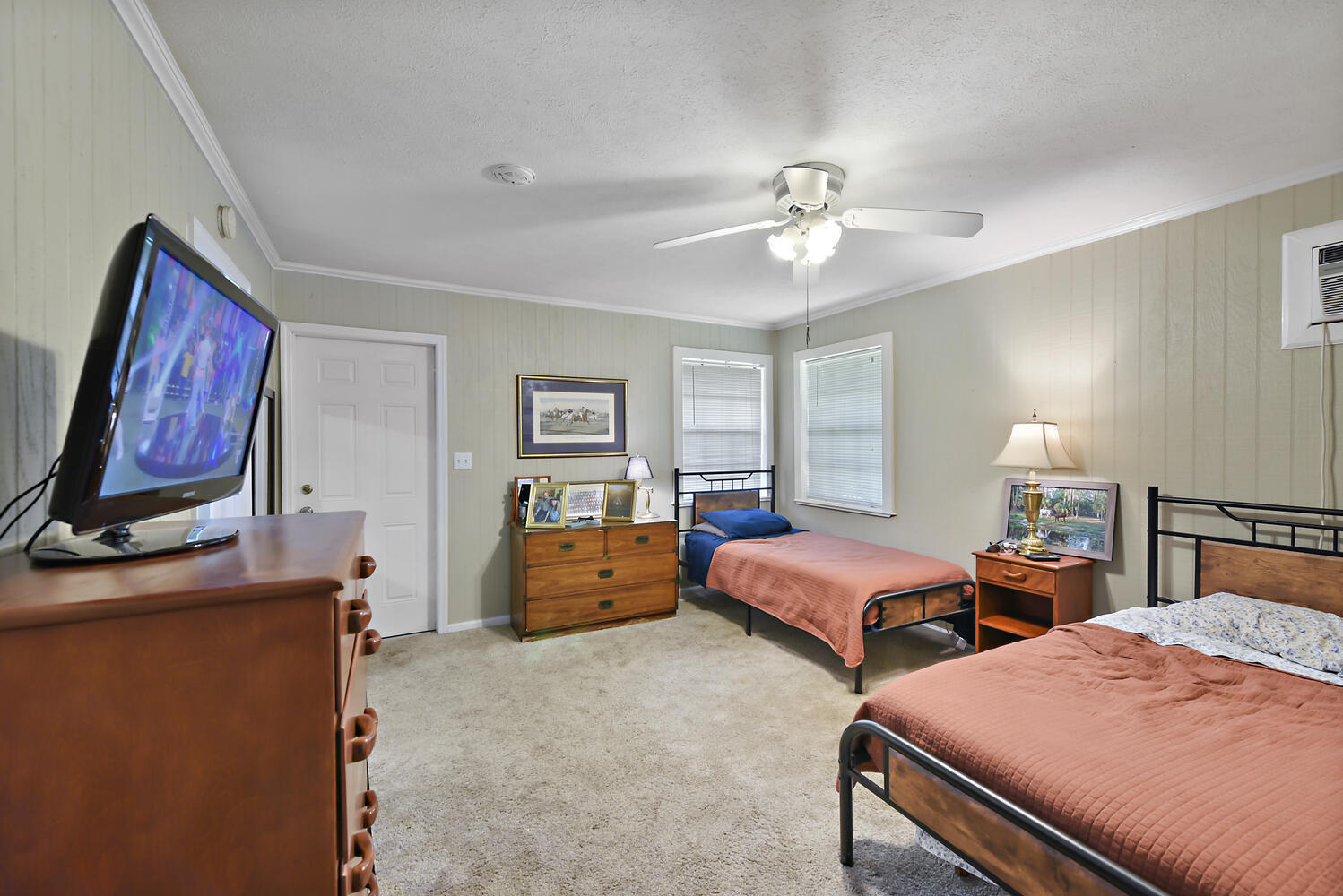 Saddle Trail Park of Wellington - Residential Lease