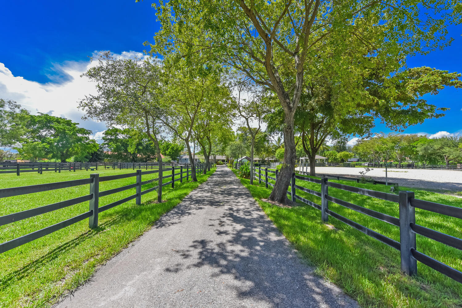 Saddle Trail Park of Wellington - Residential Lease