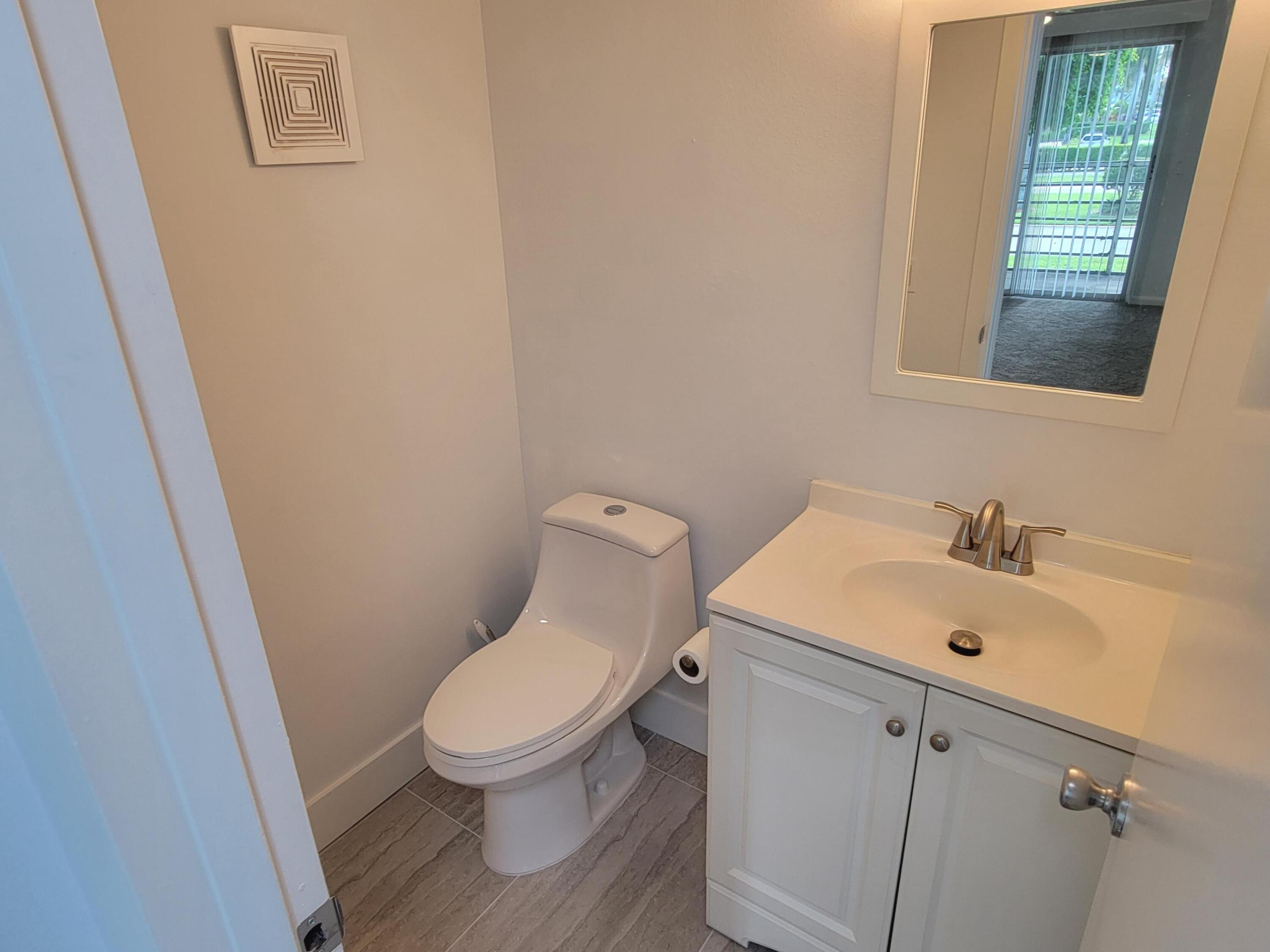 FANSHAW AT CENTURY VILLAGE CONDO - Residential Lease