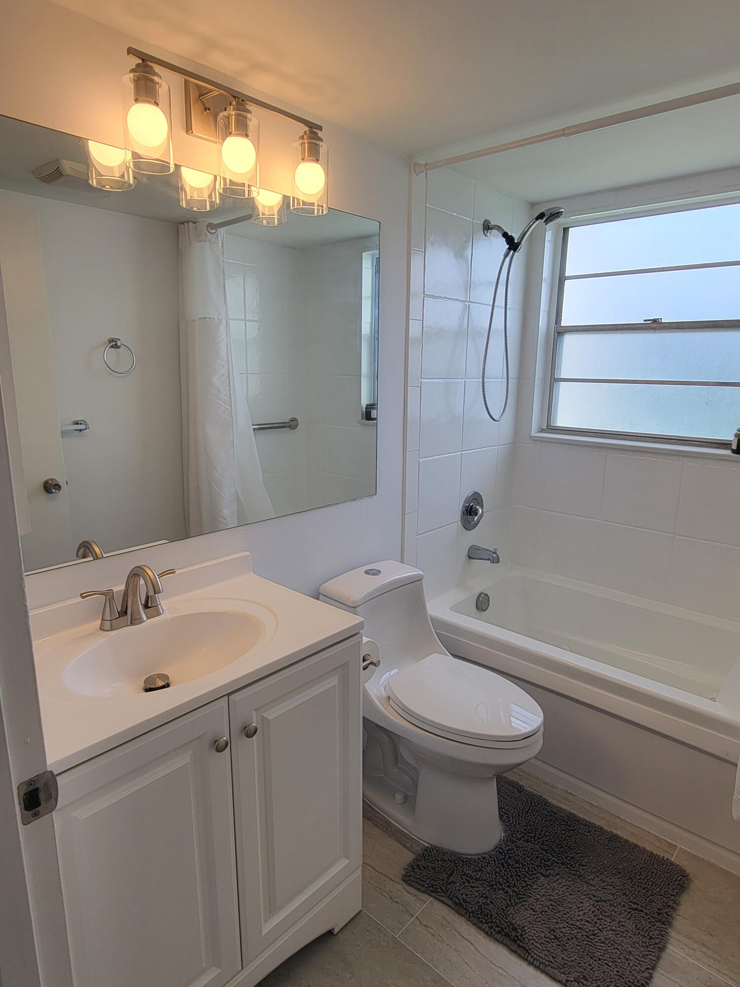 FANSHAW AT CENTURY VILLAGE CONDO - Residential Lease