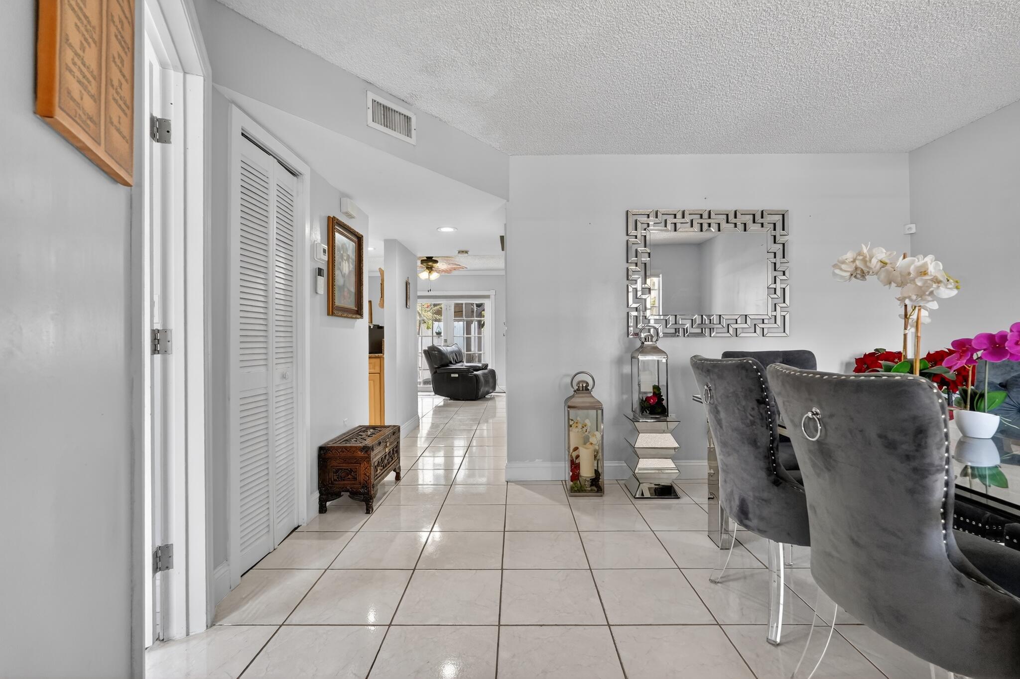 WEST PALM GARDENS VILLAS II CONDO - Residential